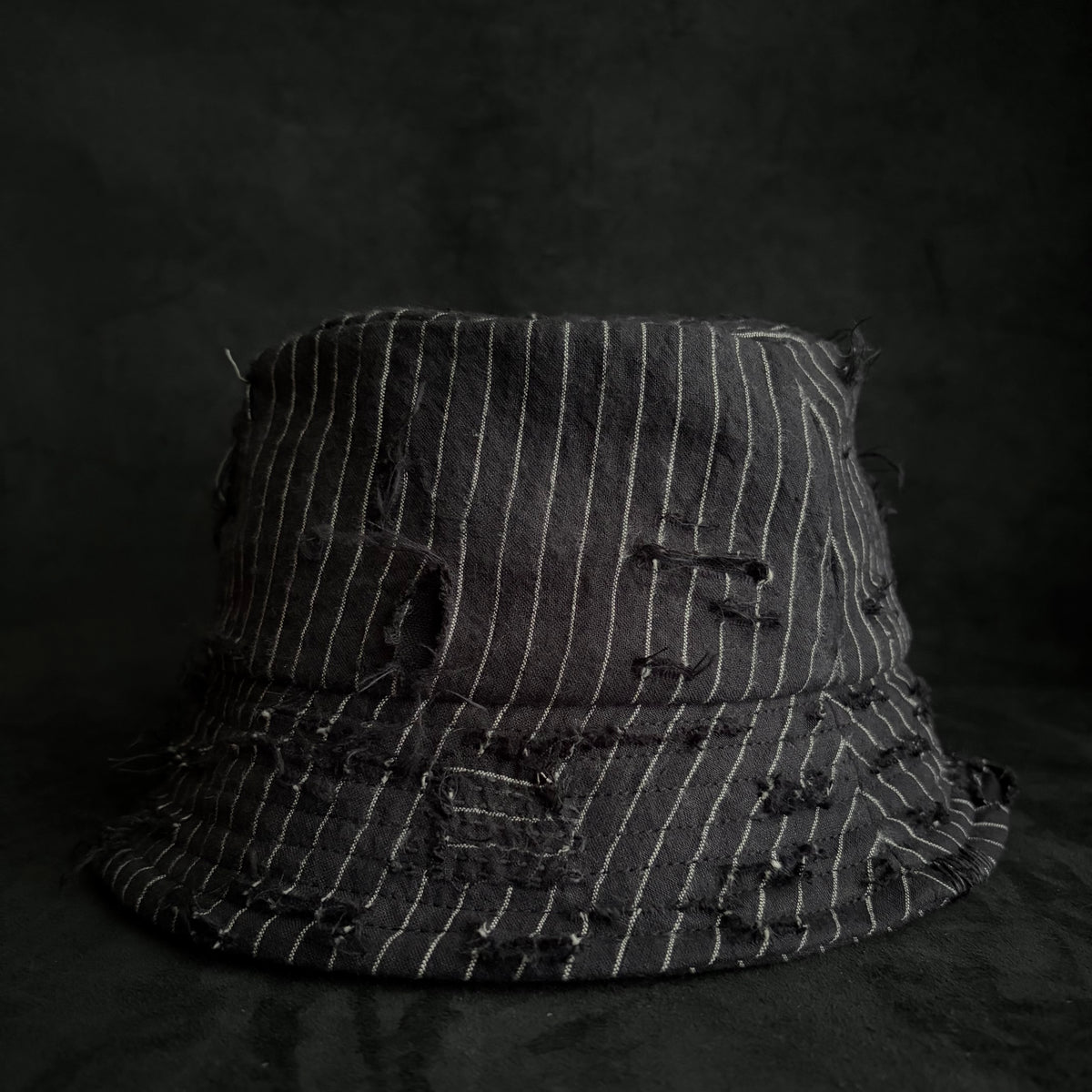 Yarn-dyed stripe damage bucket hat