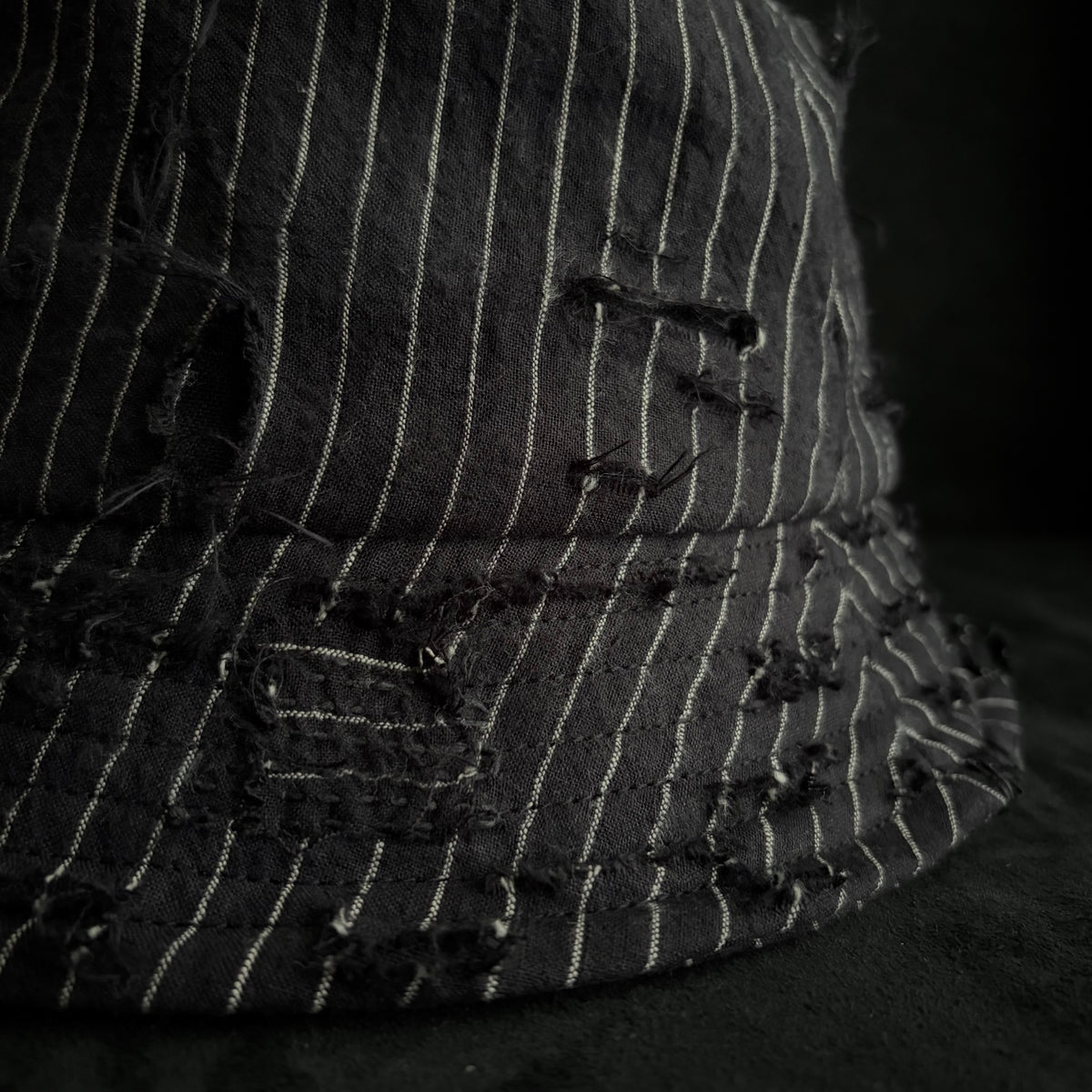 Yarn-dyed stripe damage bucket hat
