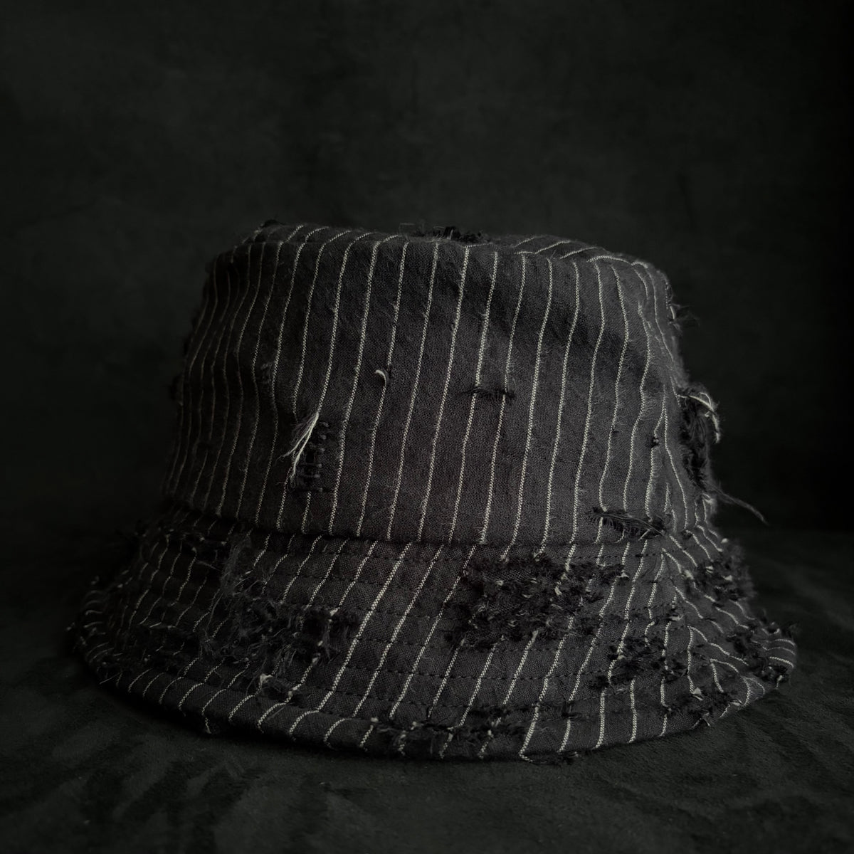 Yarn-dyed stripe damage bucket hat