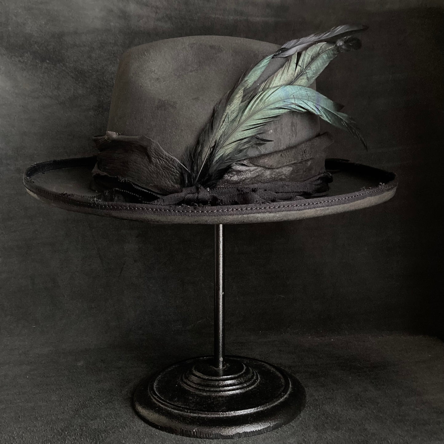 Charcoal crow stand western hat