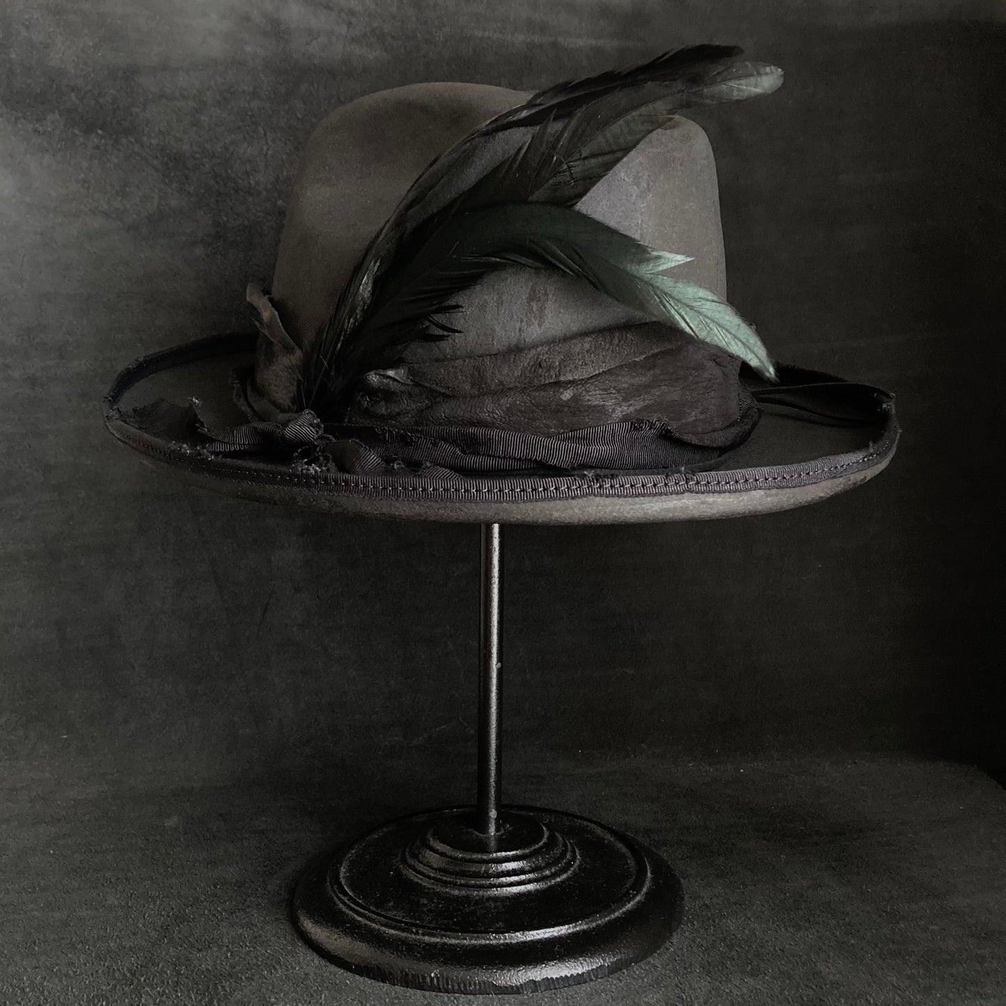 Charcoal crow stand western hat