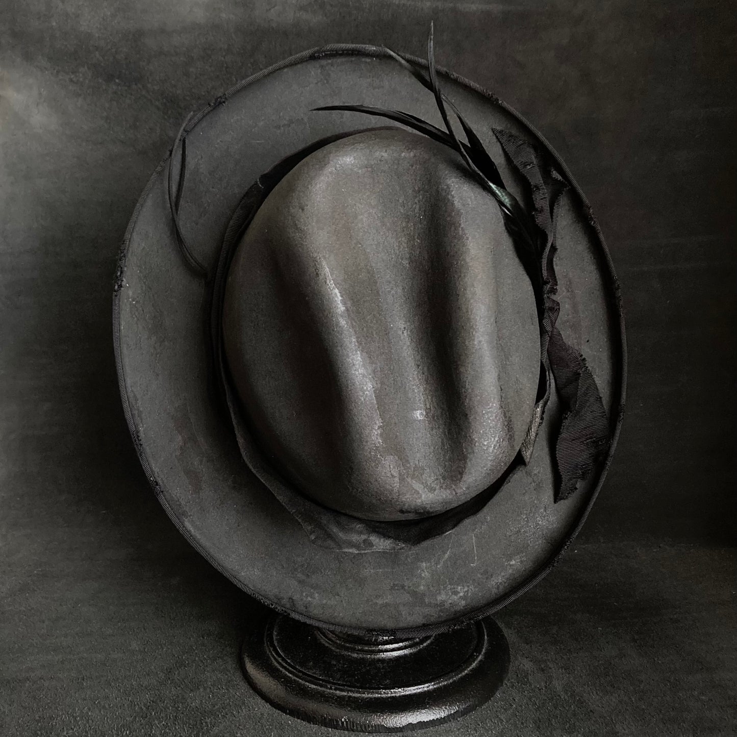 Charcoal crow stand western hat