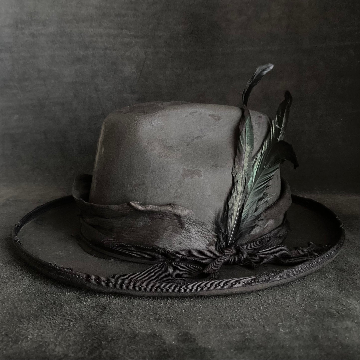 Charcoal crow stand western hat