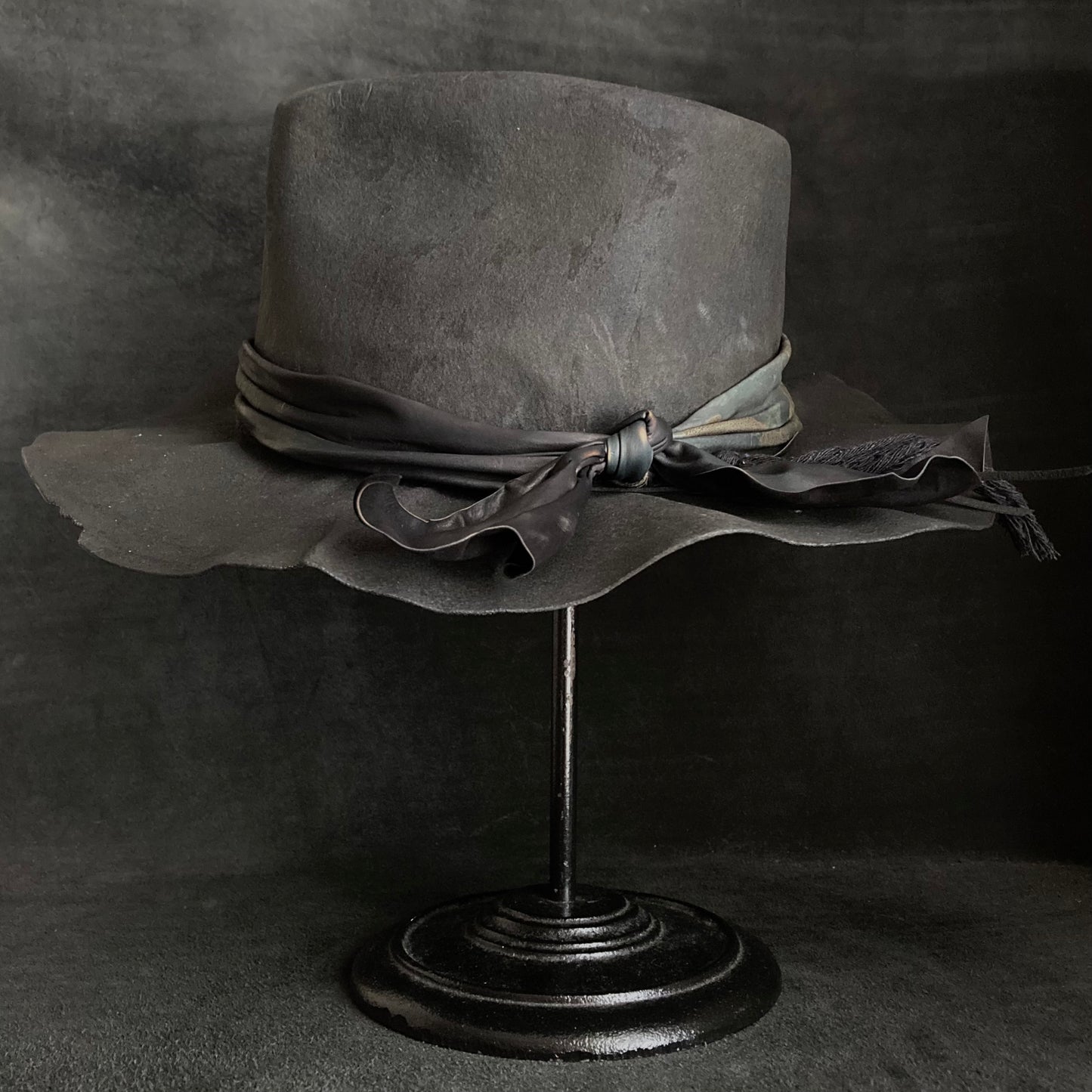 Charcoal mottled leather dull fedora hat