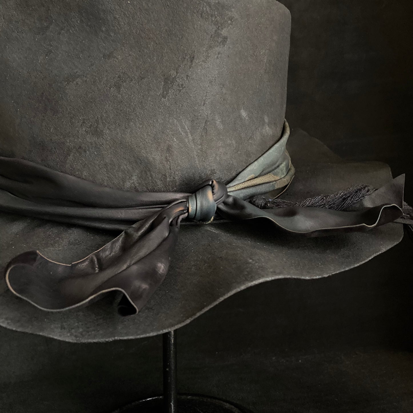 Charcoal mottled leather dull fedora hat