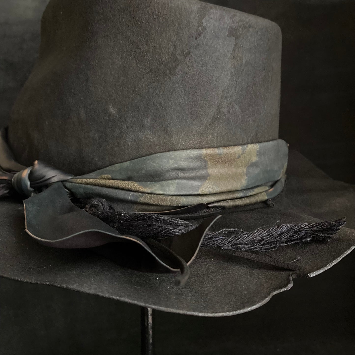 Charcoal mottled leather dull fedora hat
