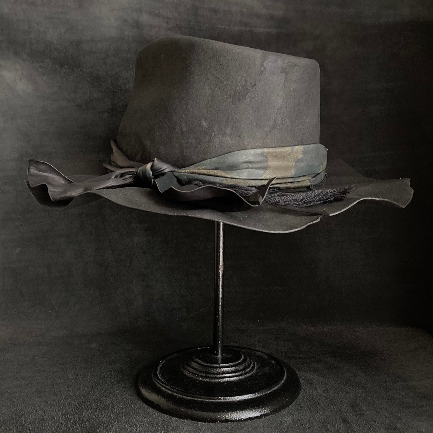 Charcoal mottled leather dull fedora hat