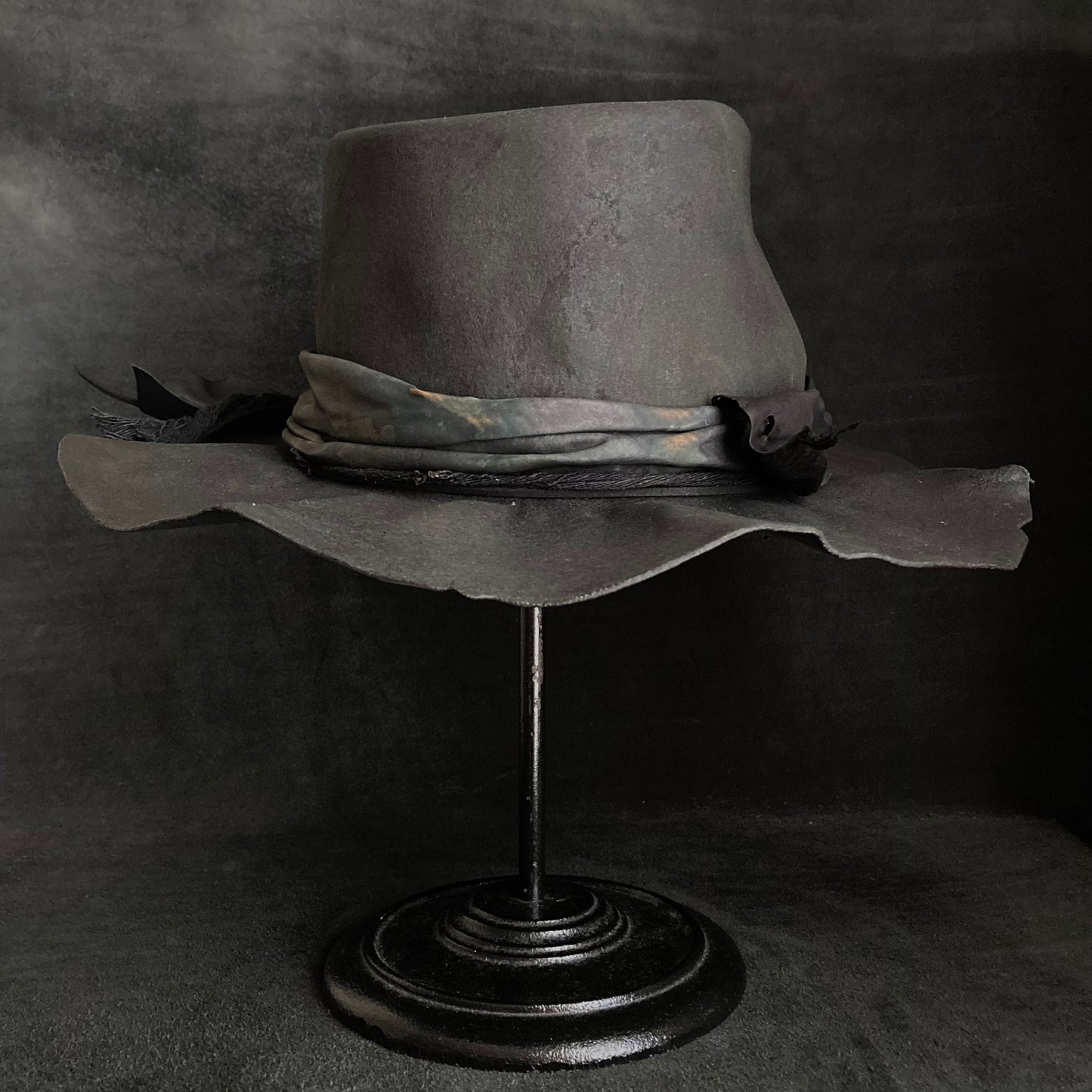 Charcoal mottled leather dull fedora hat