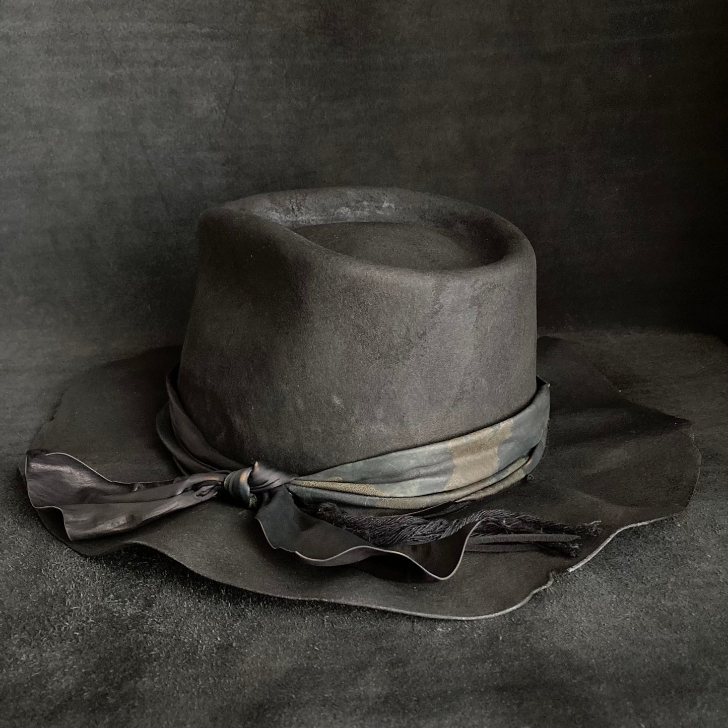 Charcoal mottled leather dull fedora hat