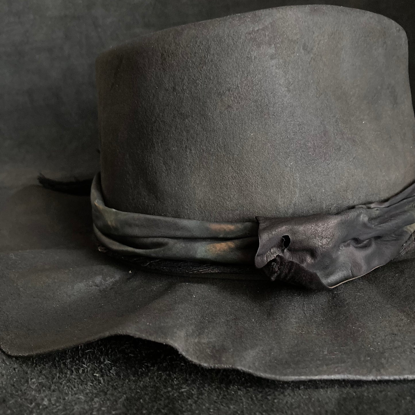 Charcoal mottled leather dull fedora hat
