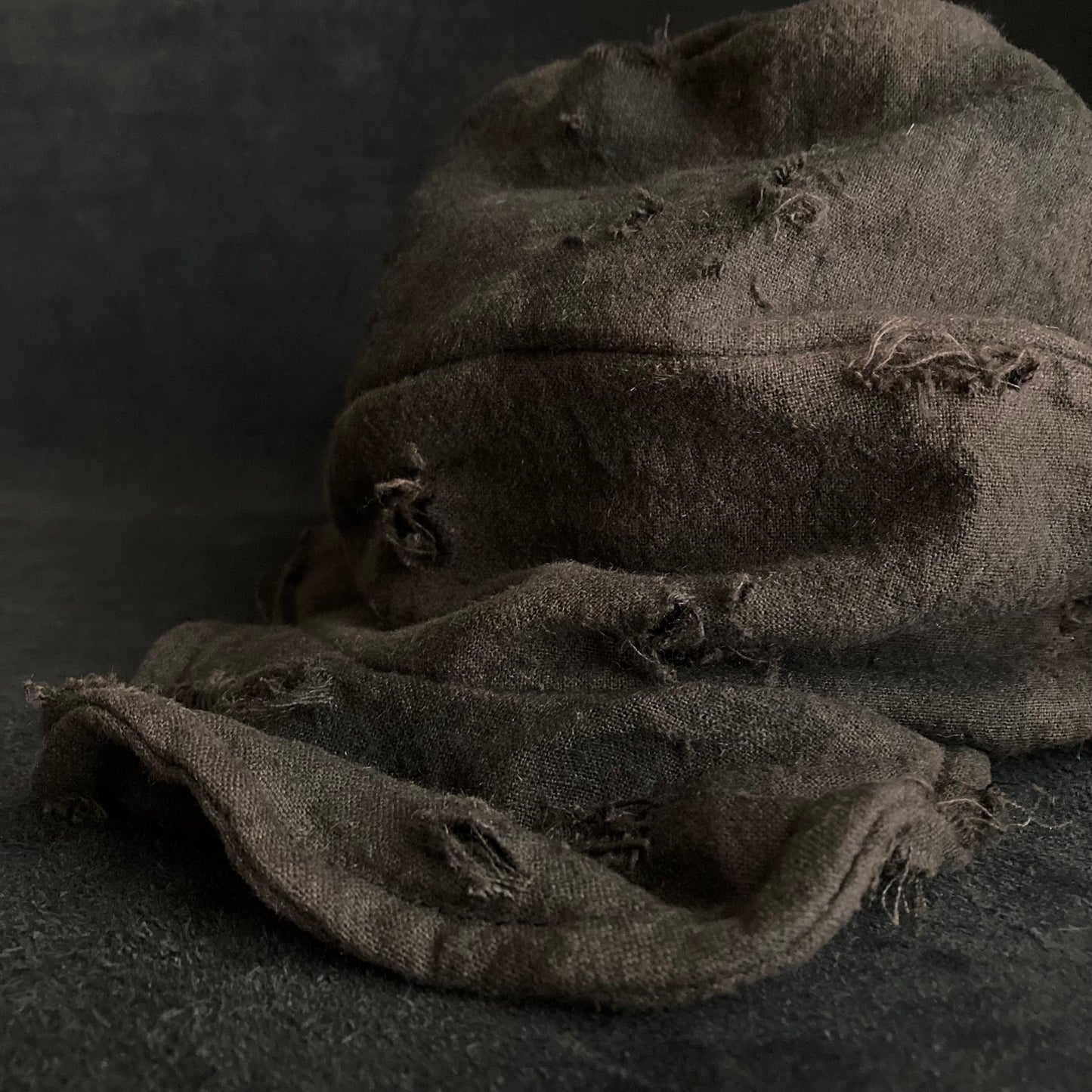 Cloudy dyeing dark brown damage turn cap