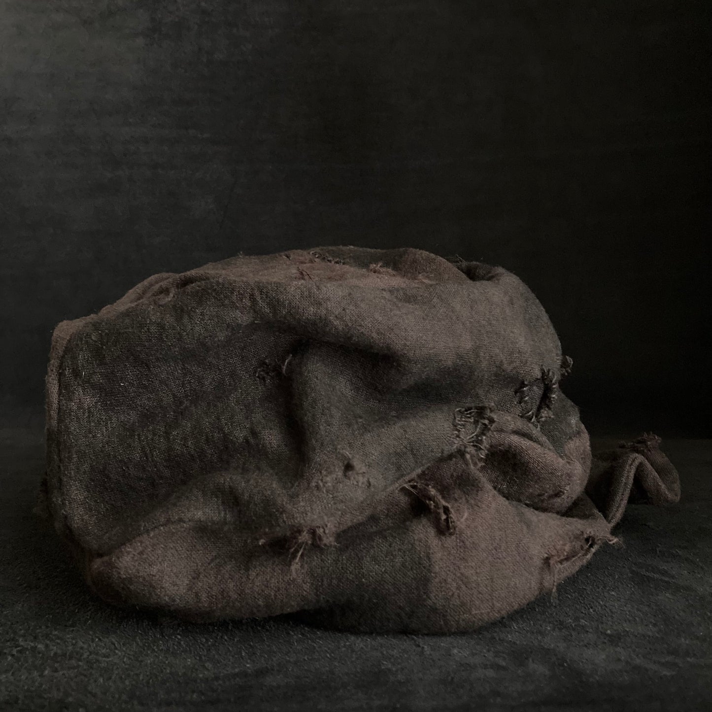 Cloudy dyeing dark brown damage turn cap