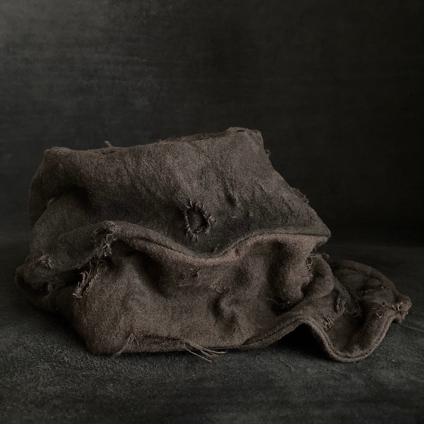 Cloudy dyeing dark brown damage turn cap