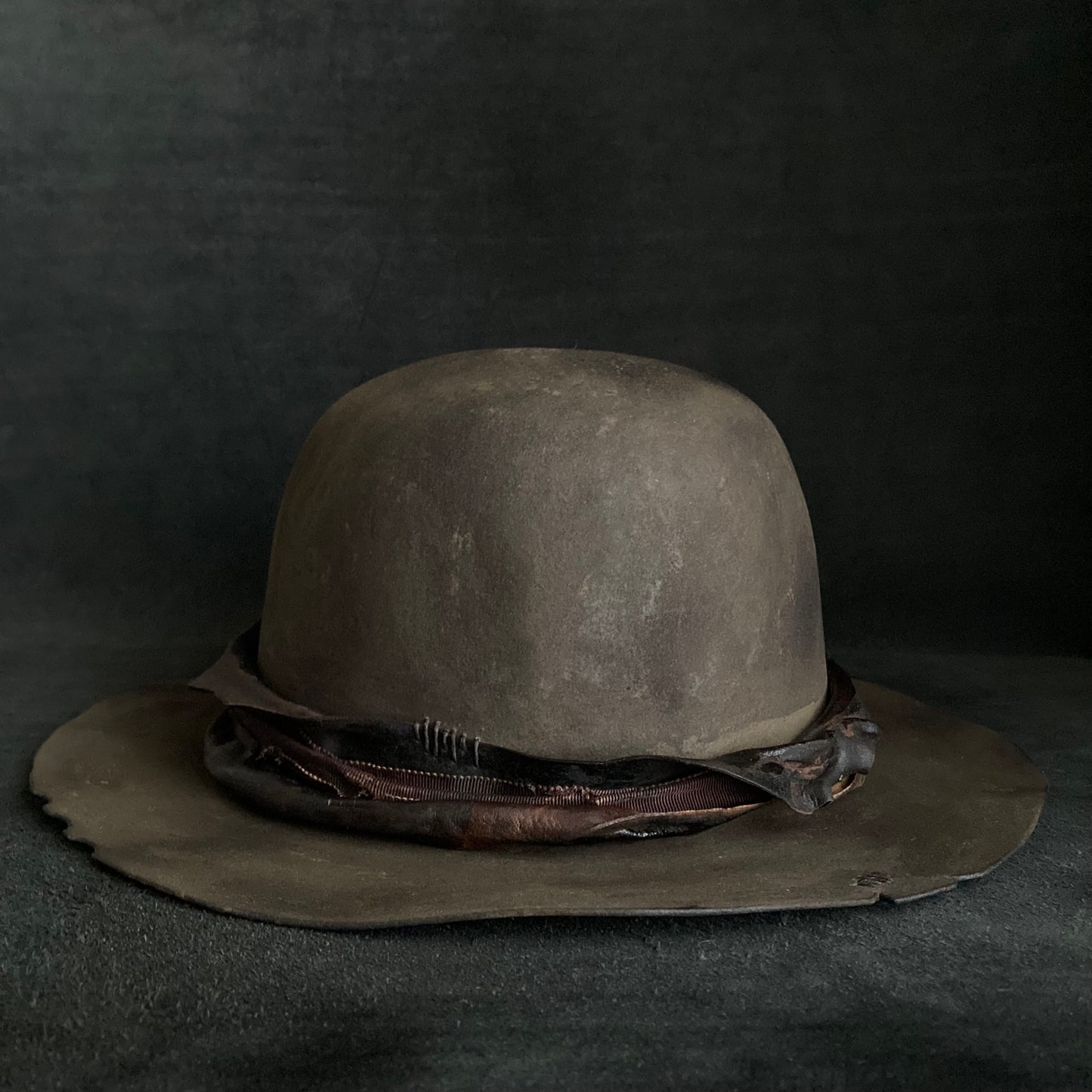Burnt dark land hat