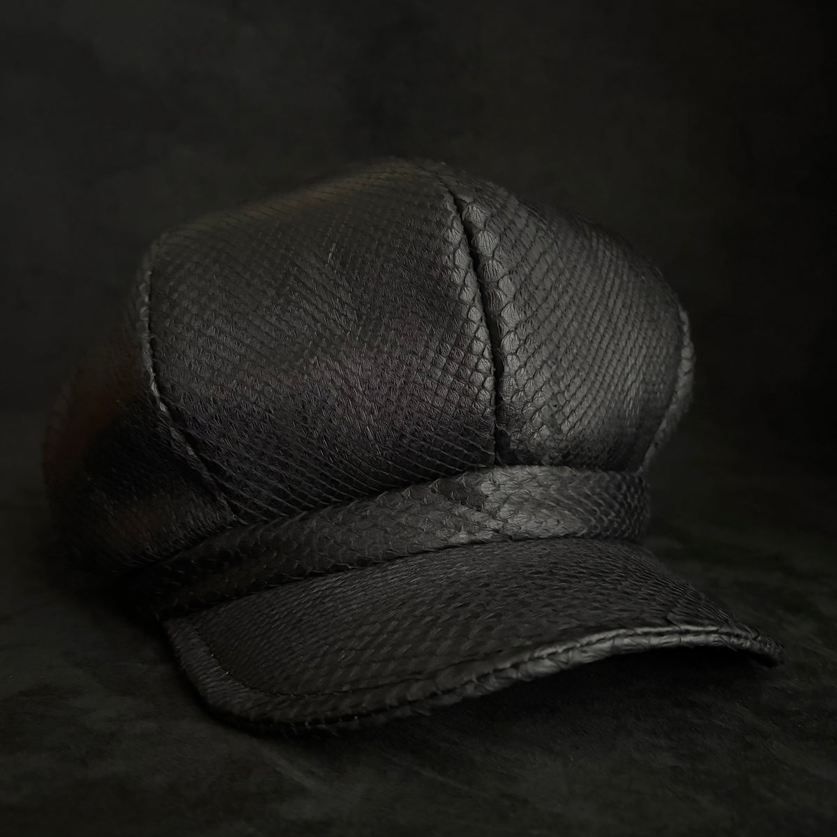 Snake black leather casquette