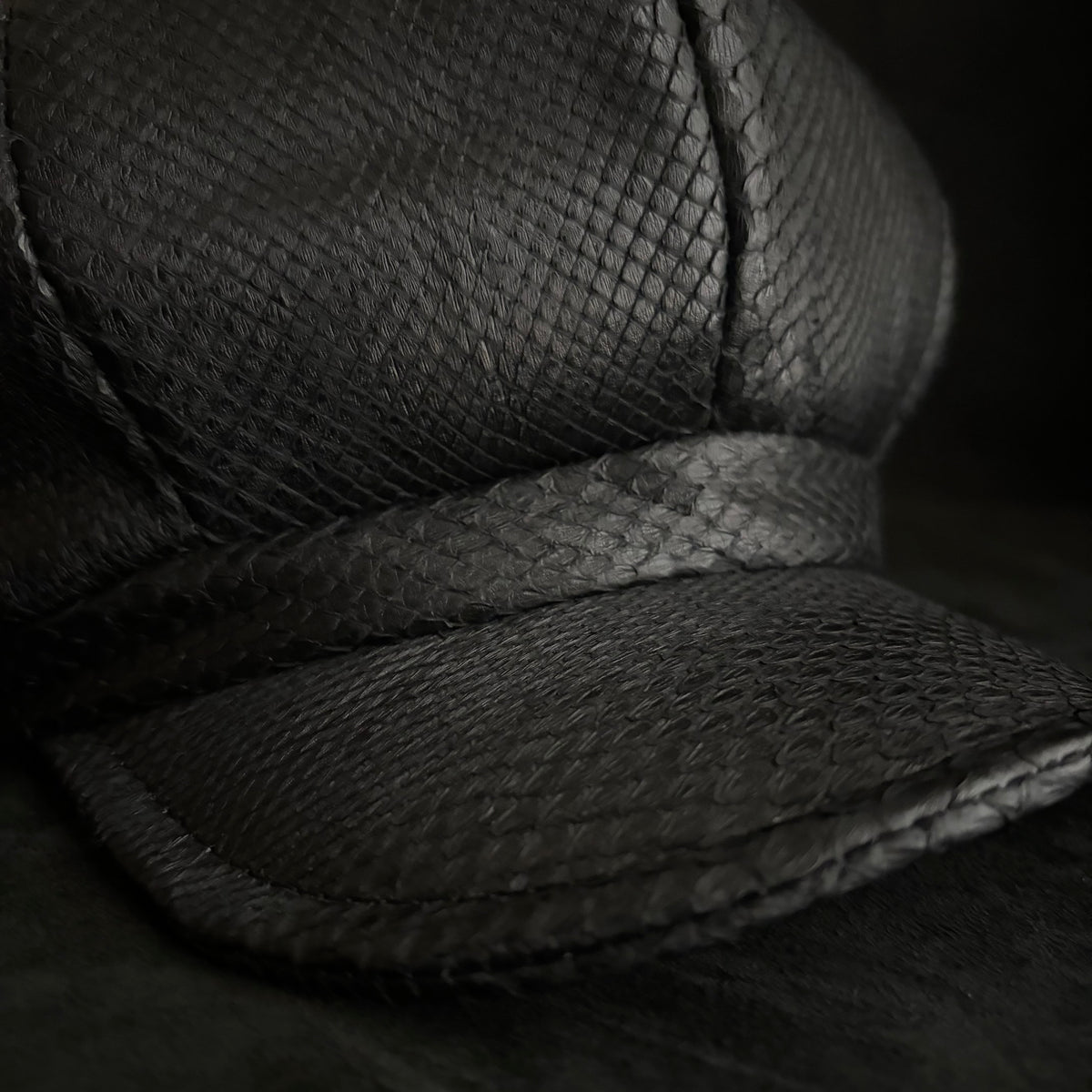 Snake black leather casquette