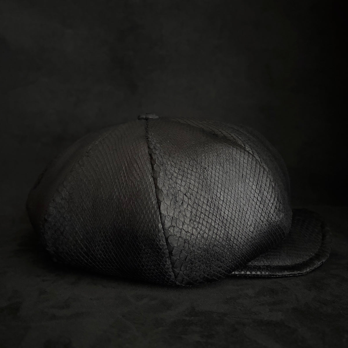 Snake black leather casquette