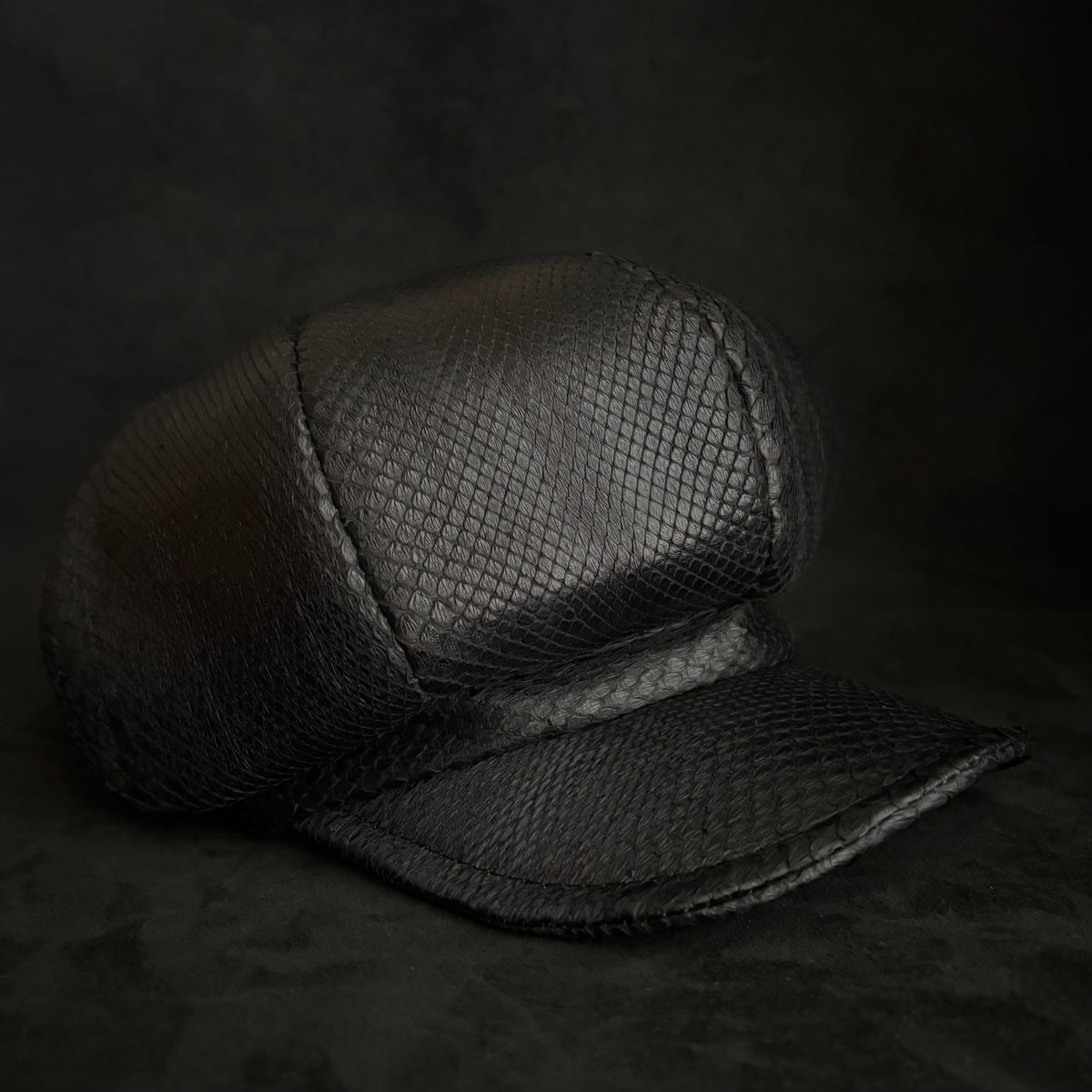 Snake black leather casquette