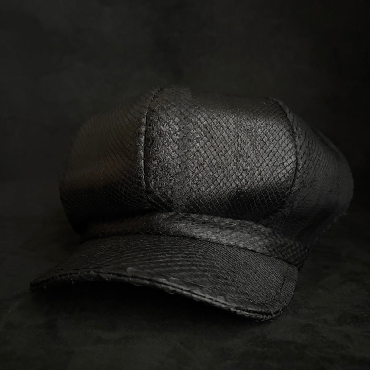 Snake black leather casquette