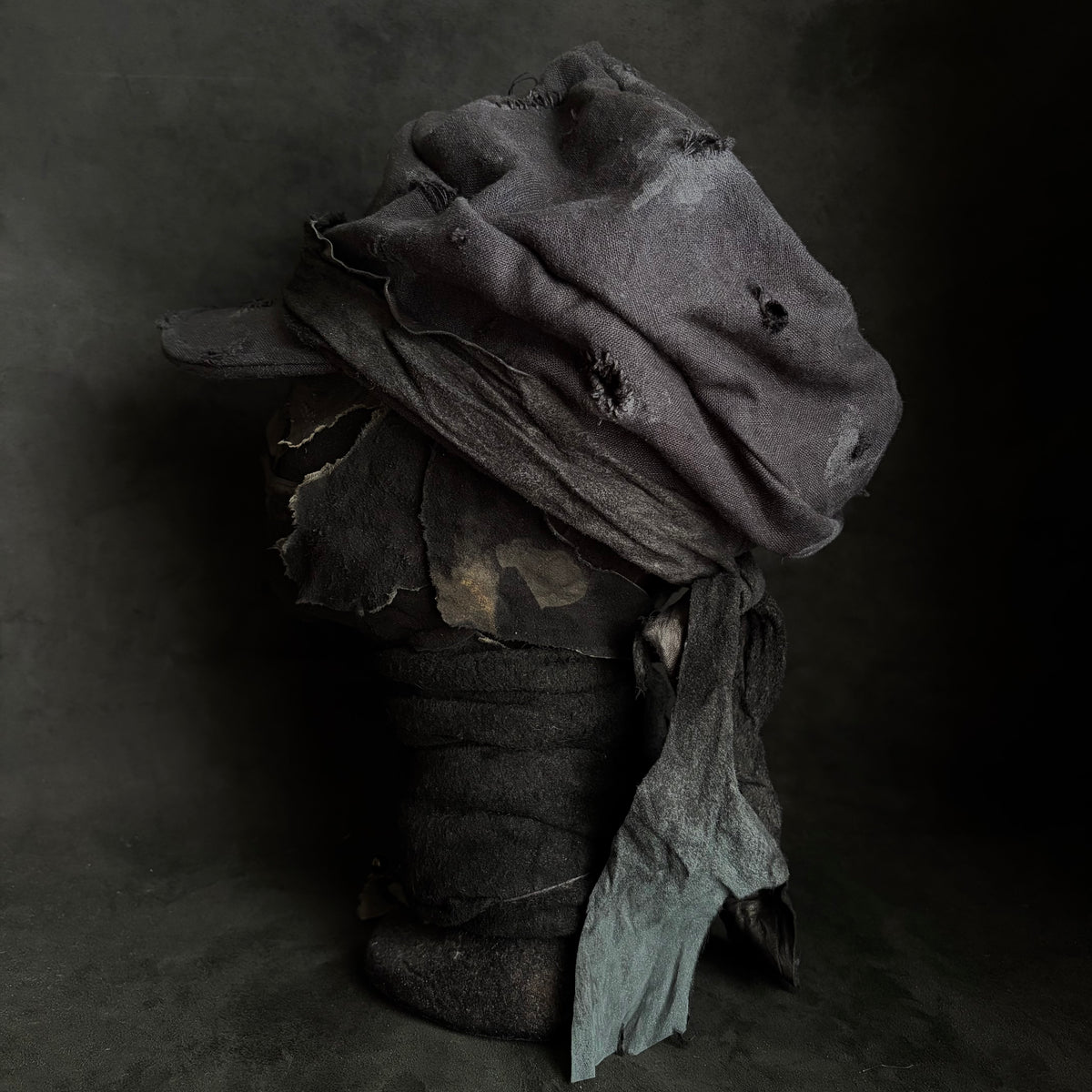 Black linen damage martial turn cap
