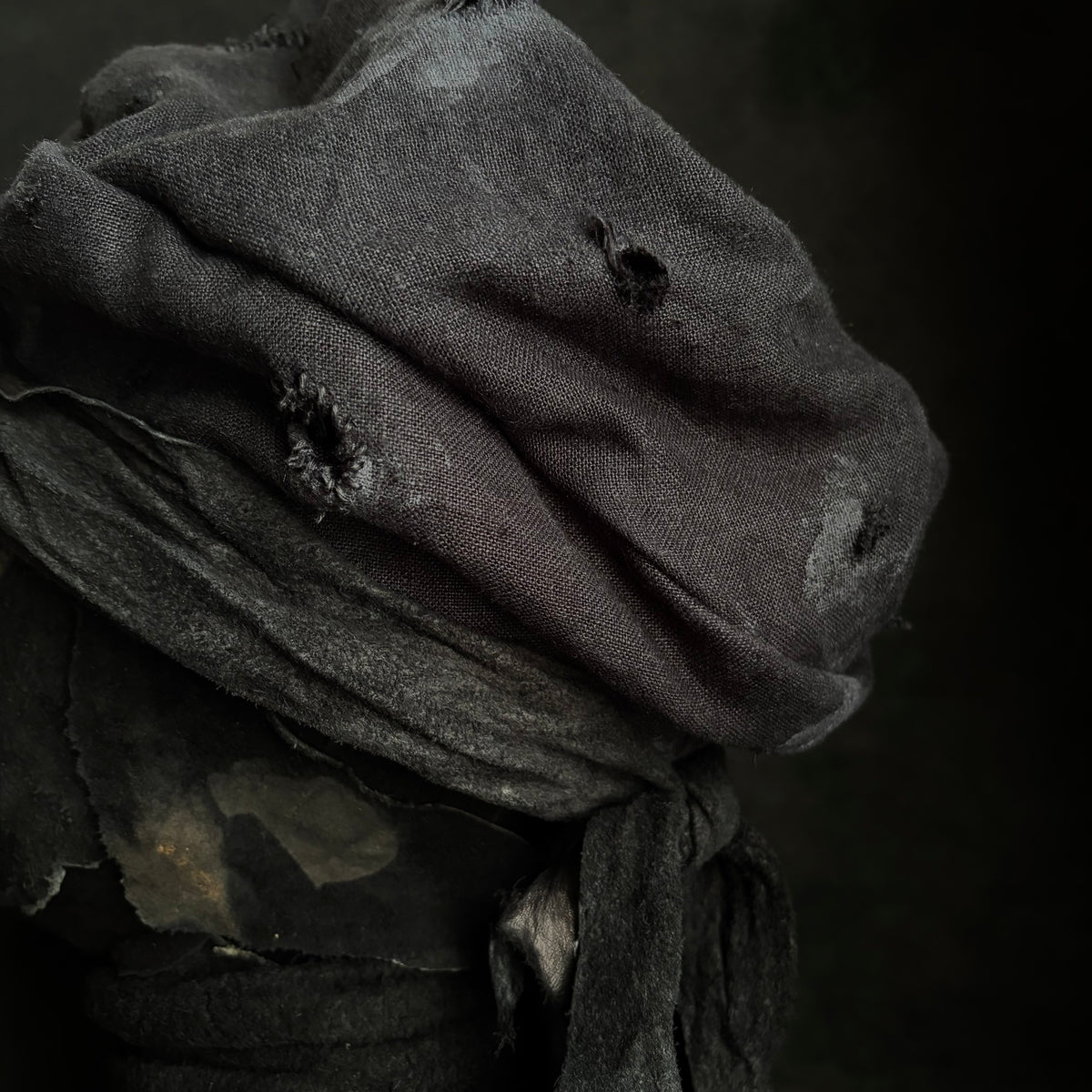 Black linen damage martial turn cap
