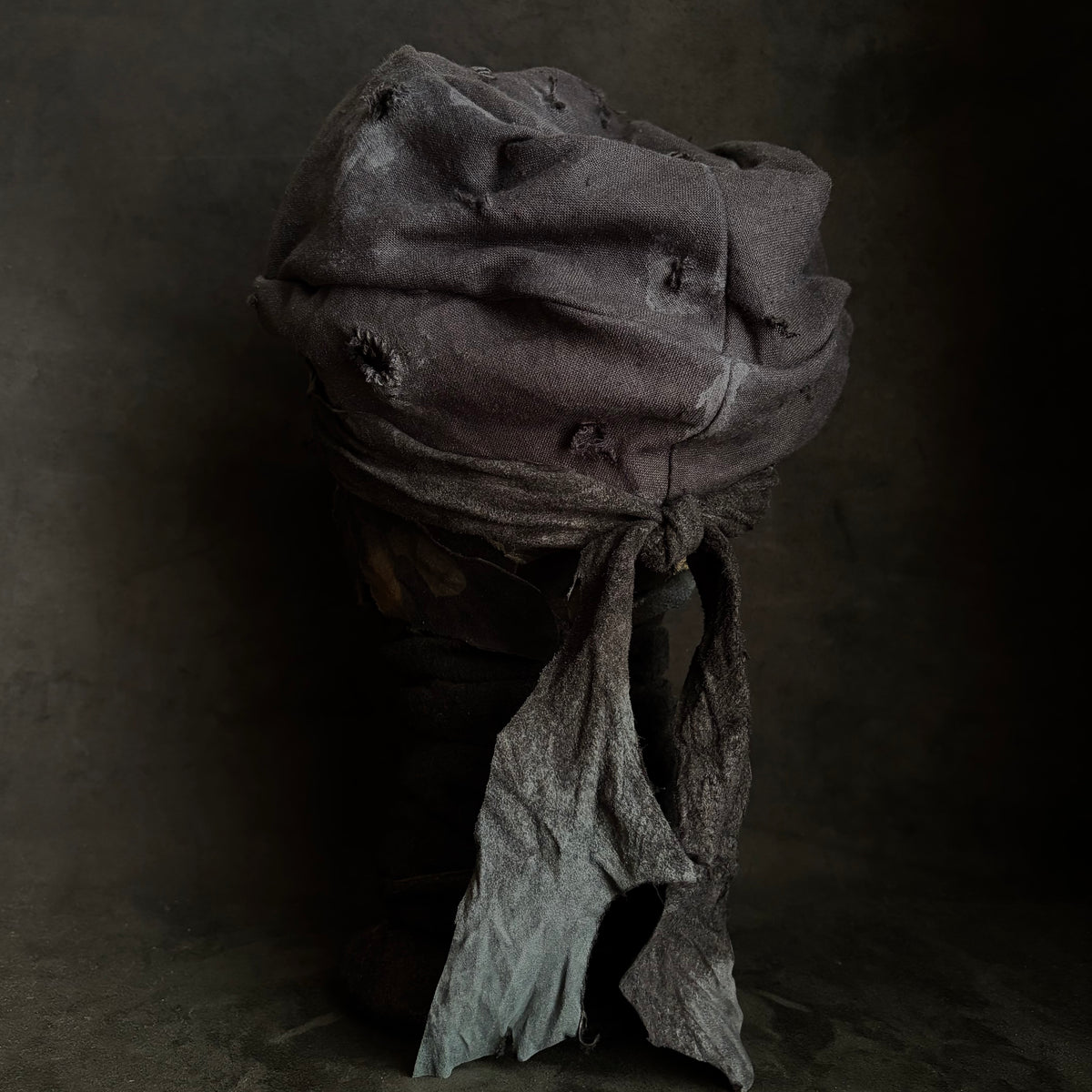 Black linen damage martial turn cap