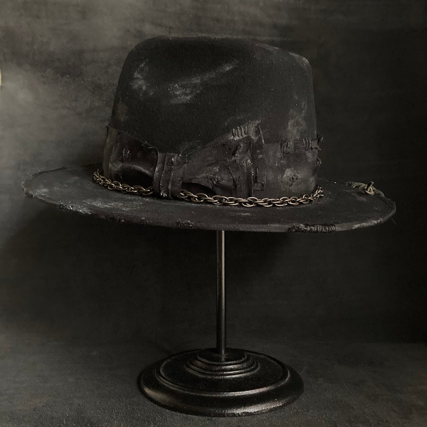 Stain paint western chain hat