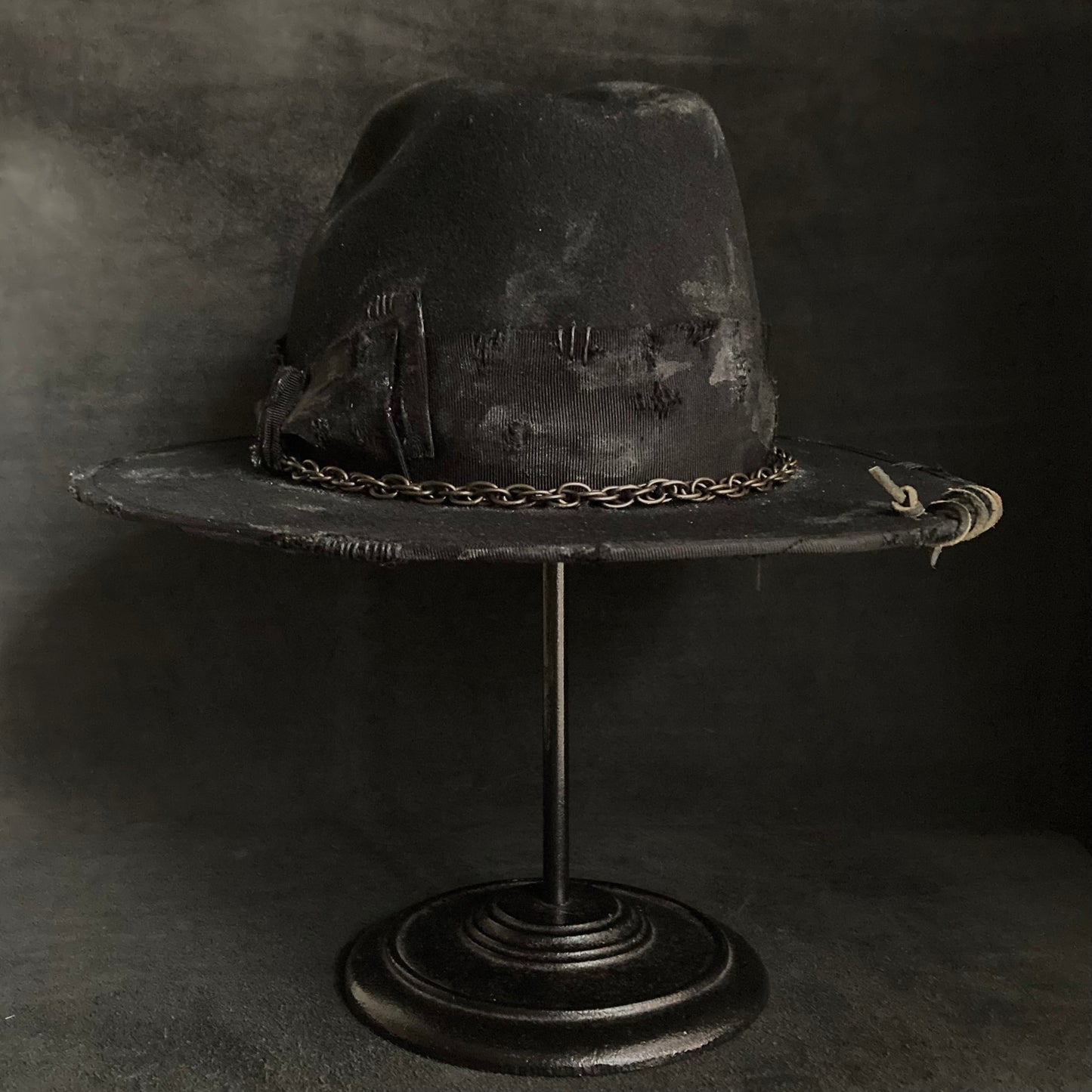 Stain paint western chain hat