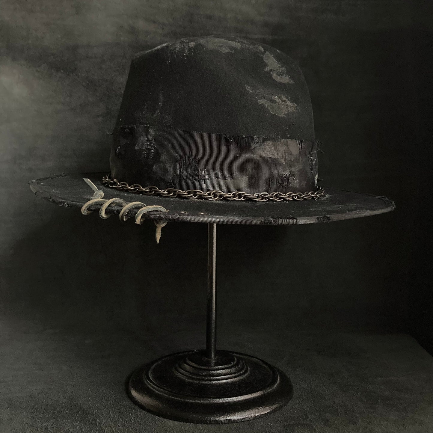 Stain paint western chain hat