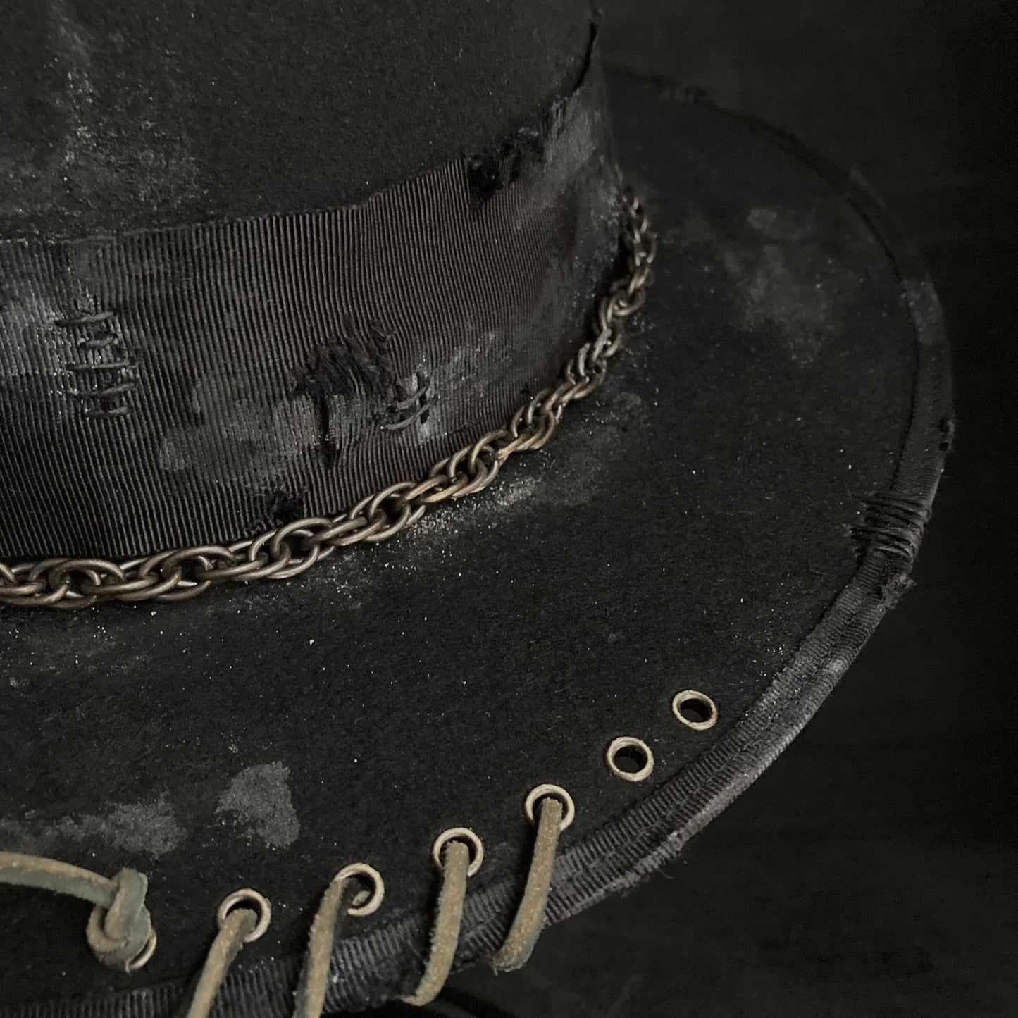 Stain paint western chain hat