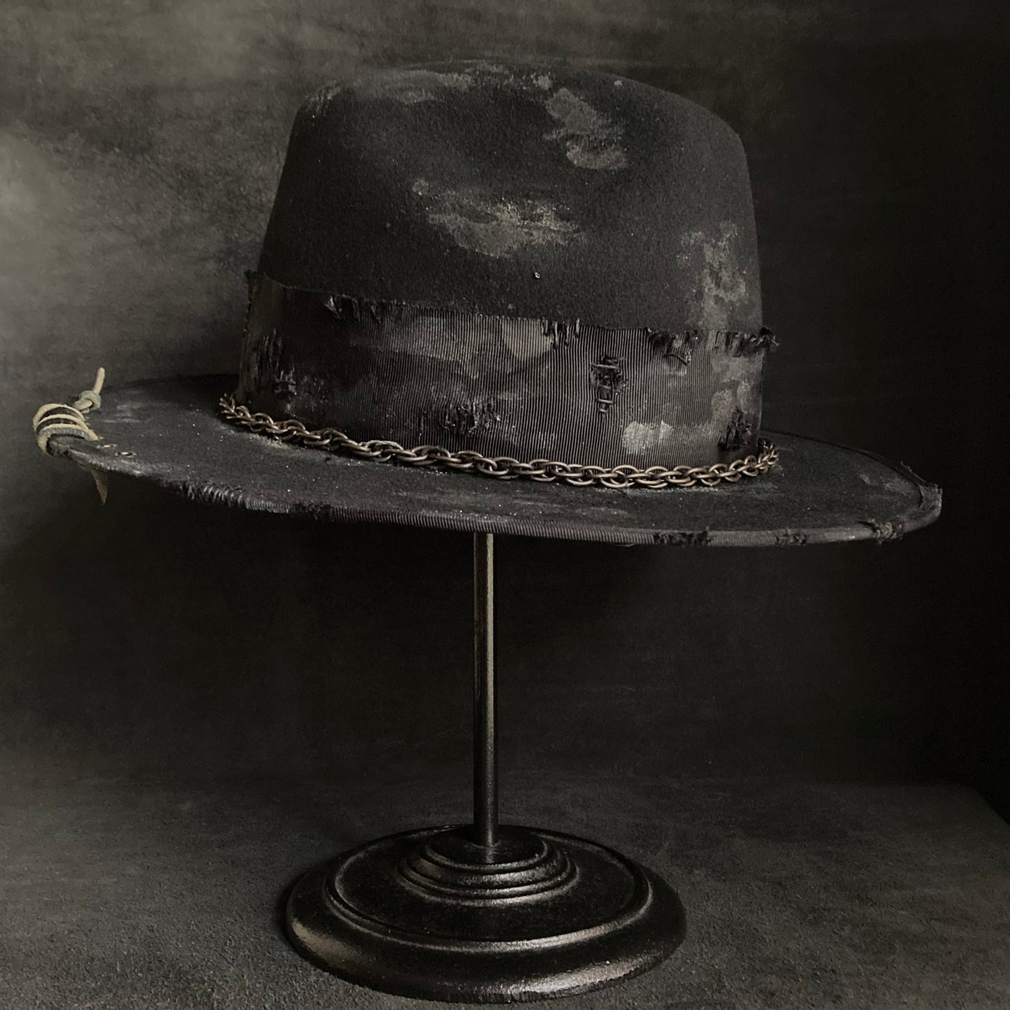 Stain paint western chain hat