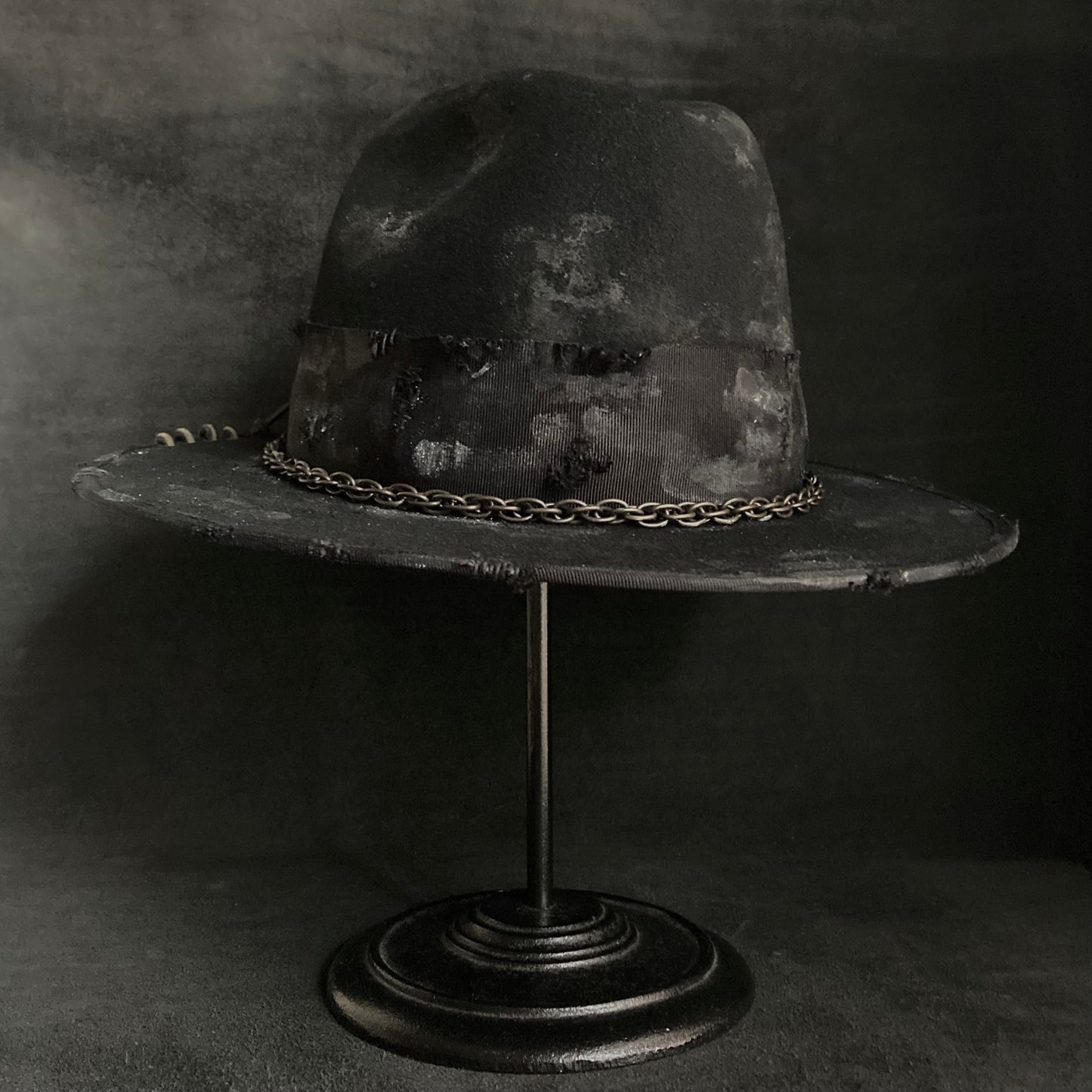 Stain paint western chain hat