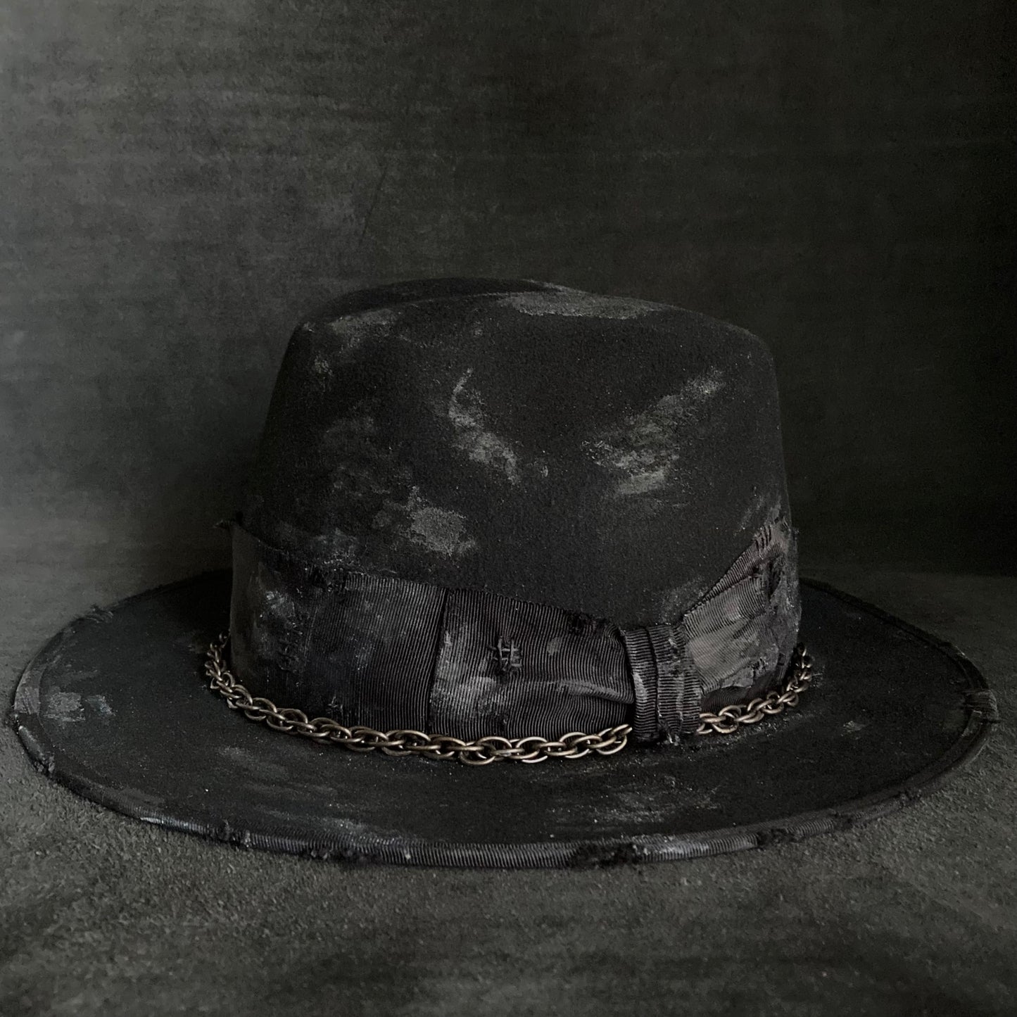 Stain paint western chain hat