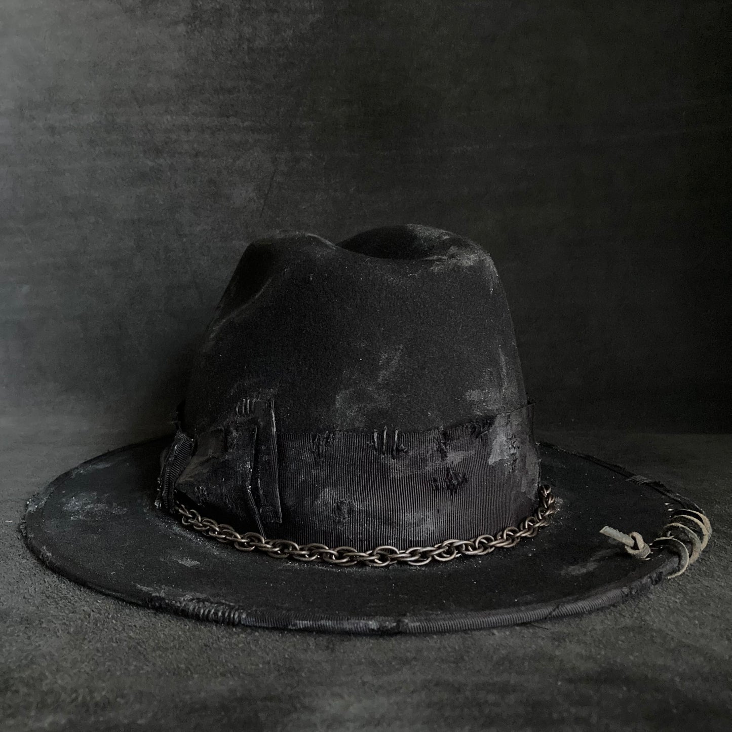 Stain paint western chain hat
