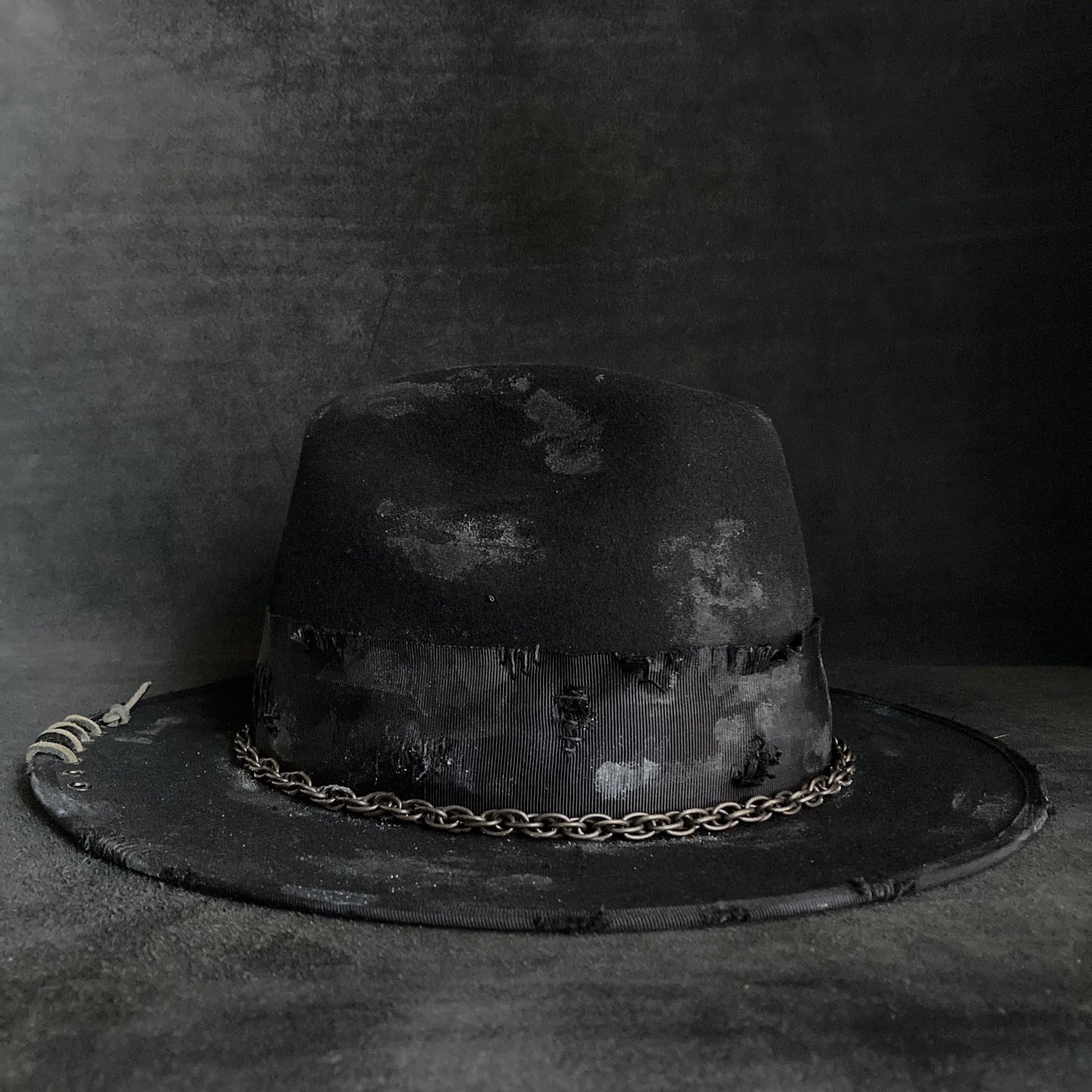 Stain paint western chain hat