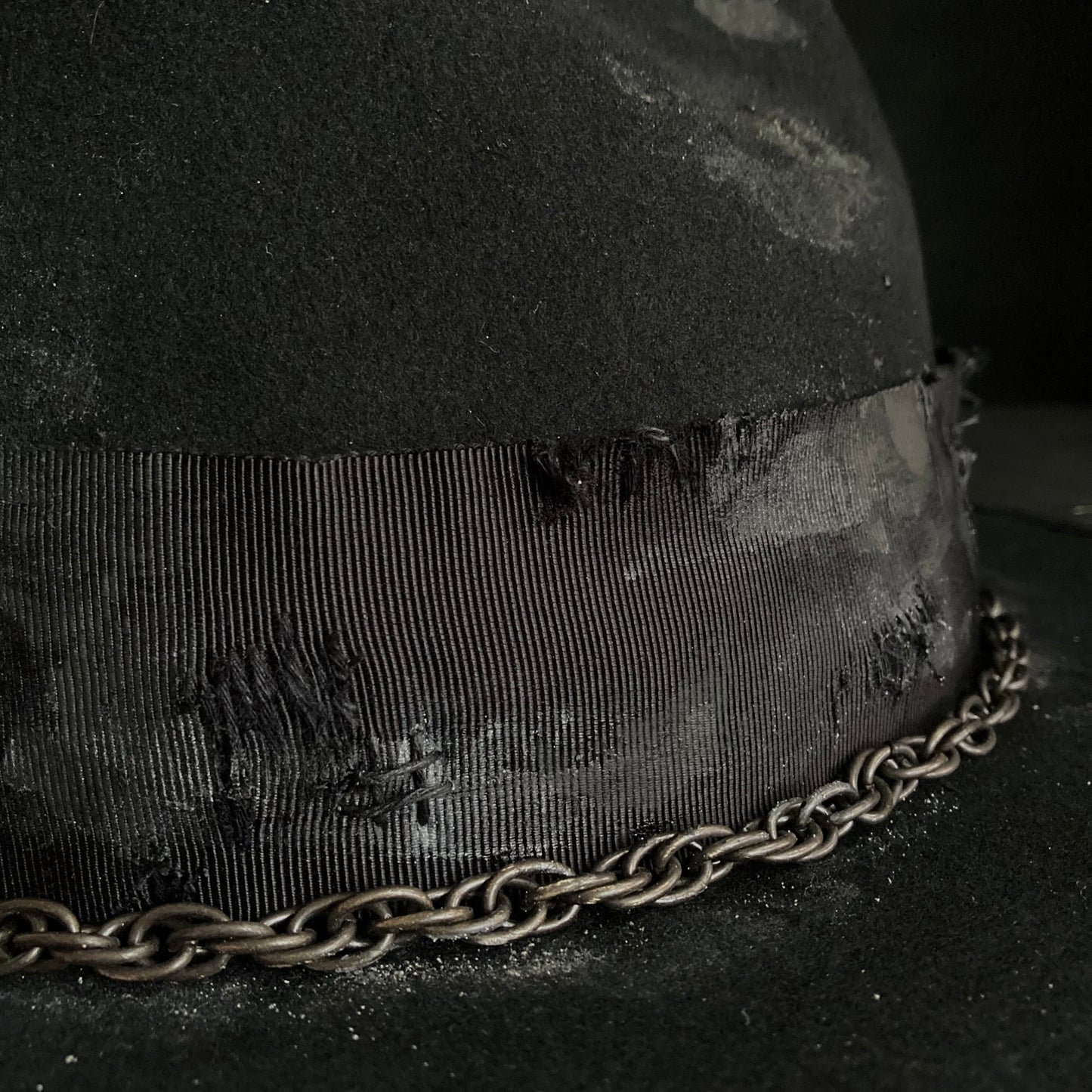 Stain paint western chain hat