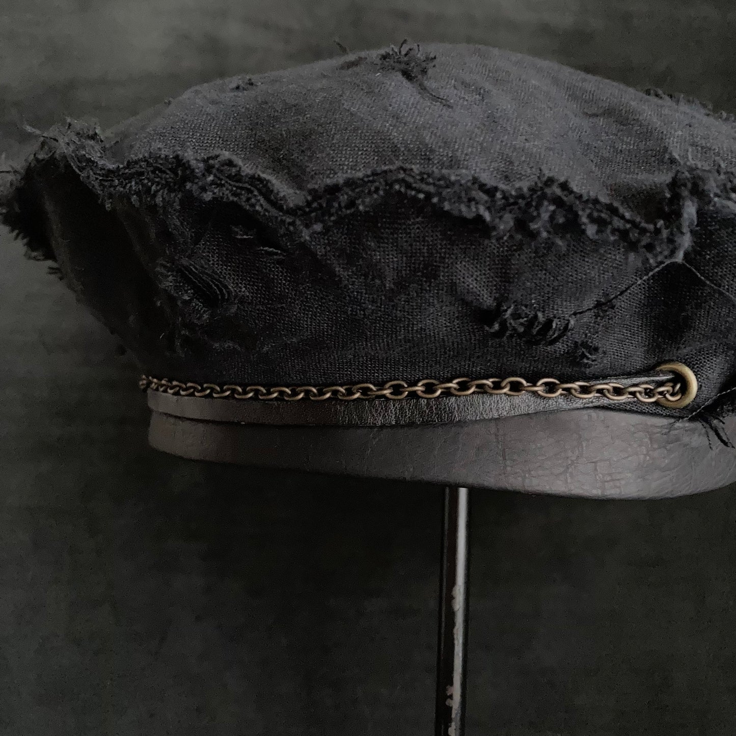 Back side black linen leather strap chain beret