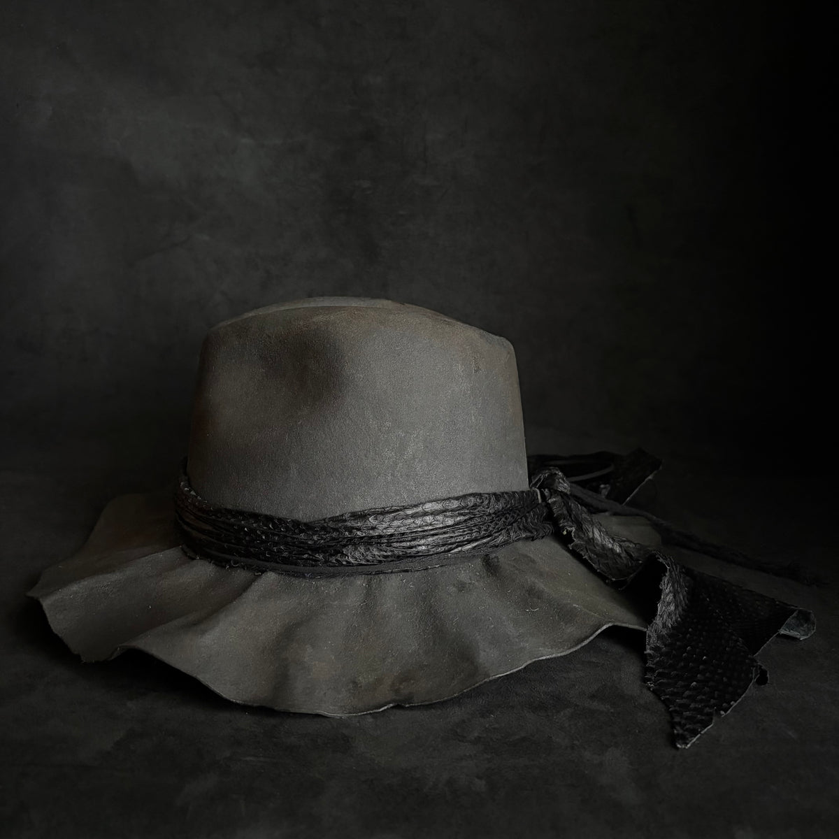 Charcoal back hide snake fedora hat