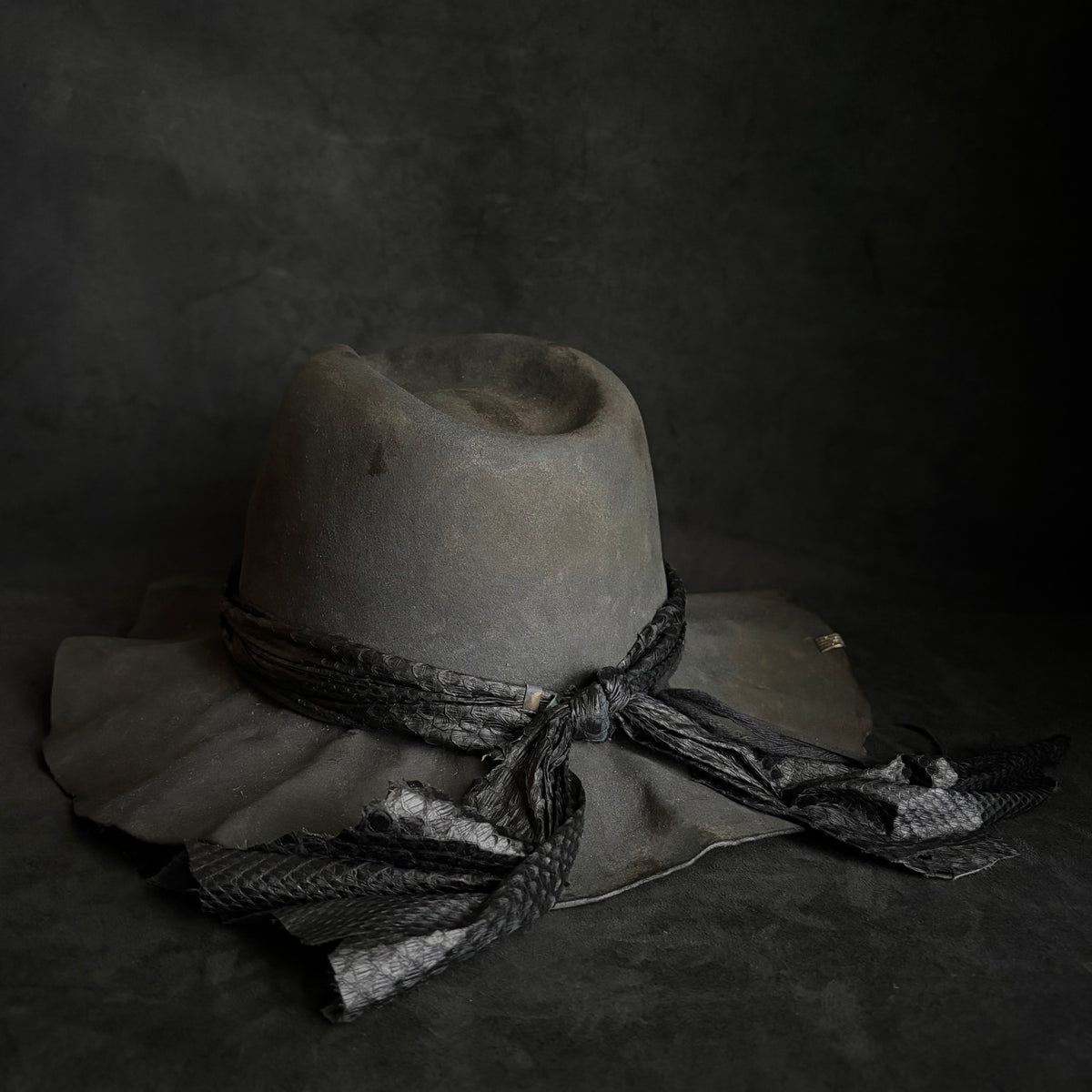 Charcoal back hide snake fedora hat
