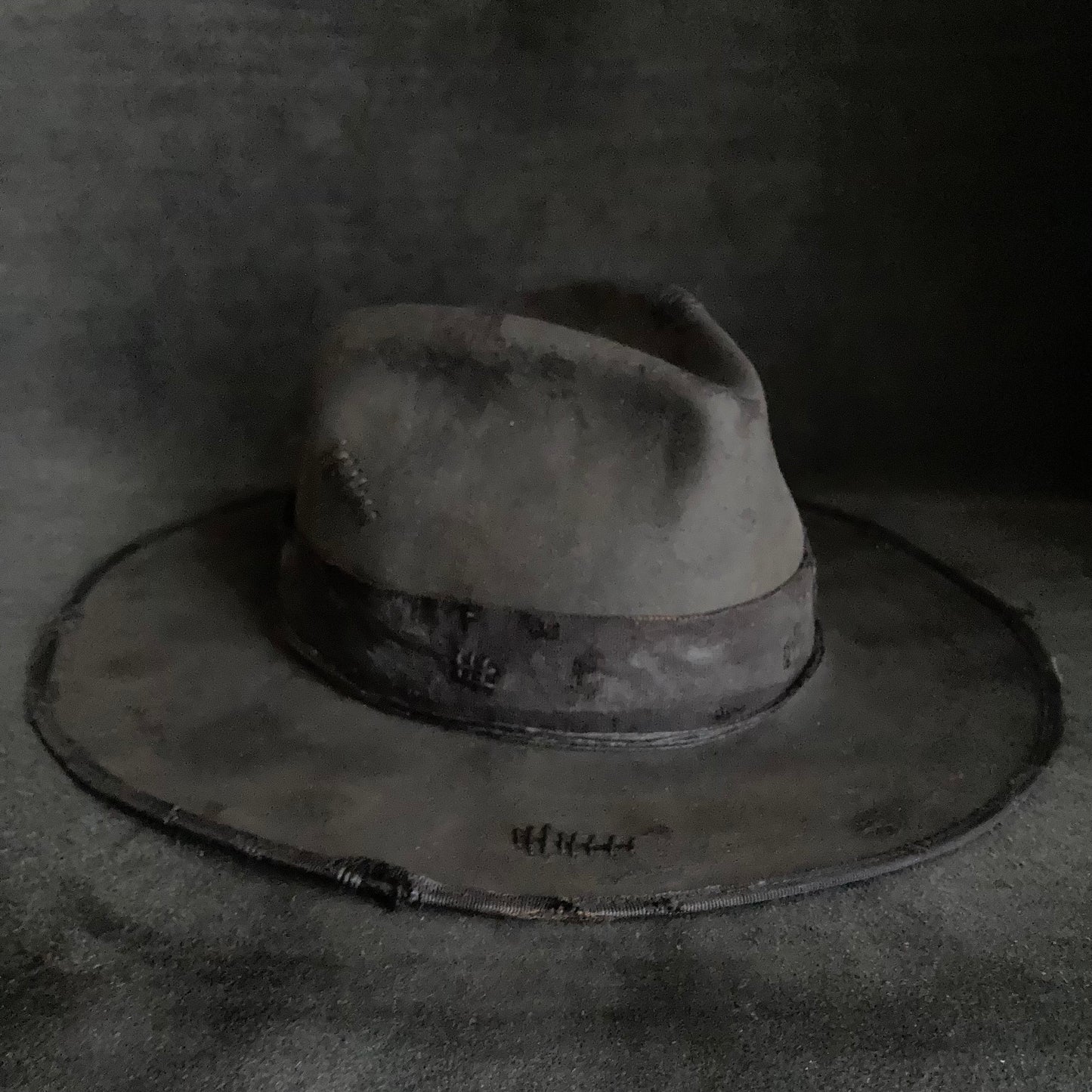 Charcoal damage grosgrain ribbon fedora hat