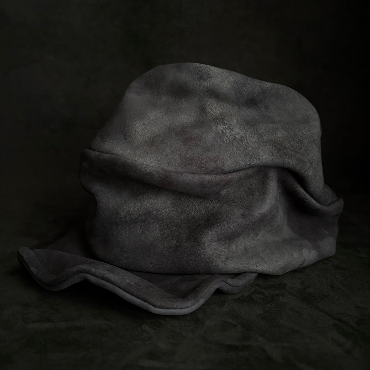 Mud rough leather turn cap