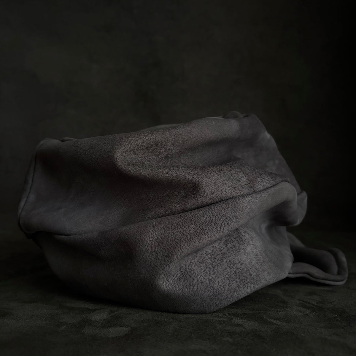 Mud rough leather turn cap