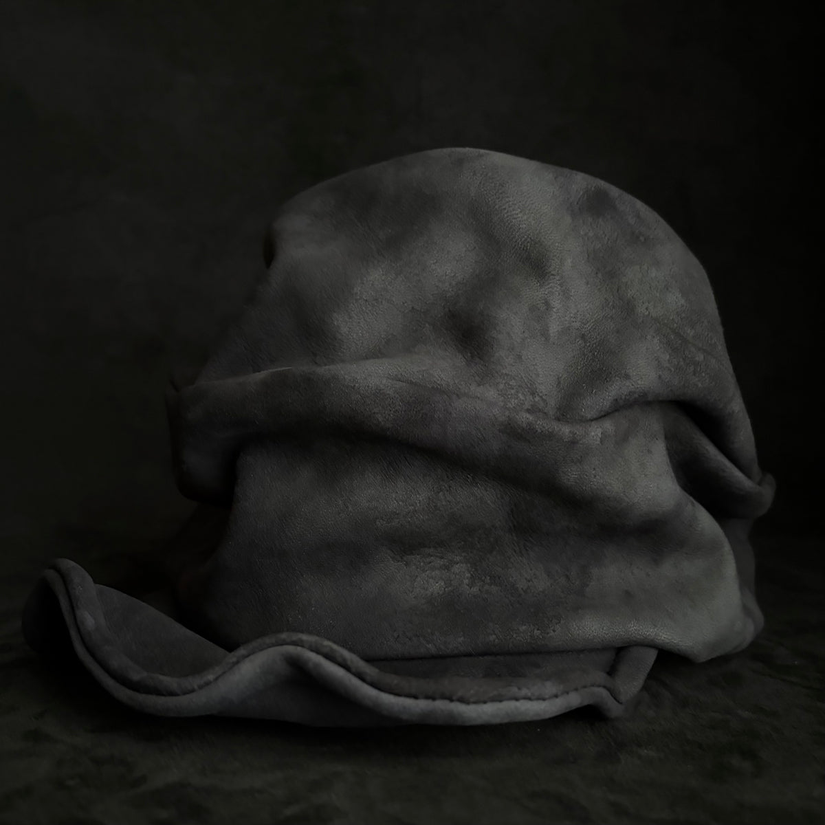 Mud rough leather turn cap