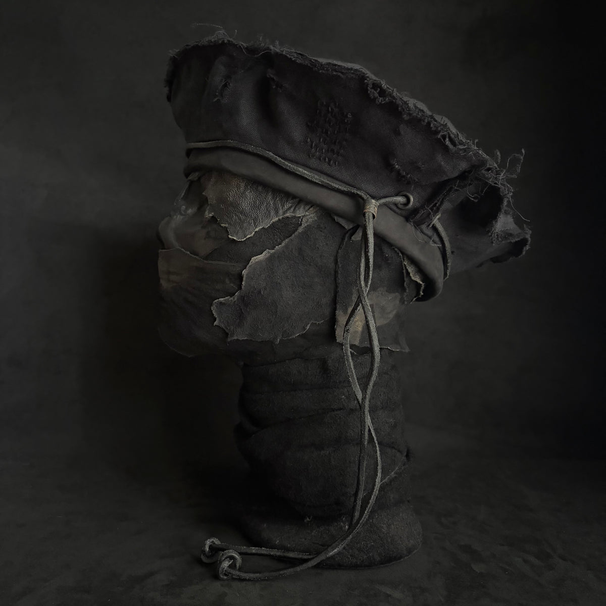 Back side black linen leather strap chain beret