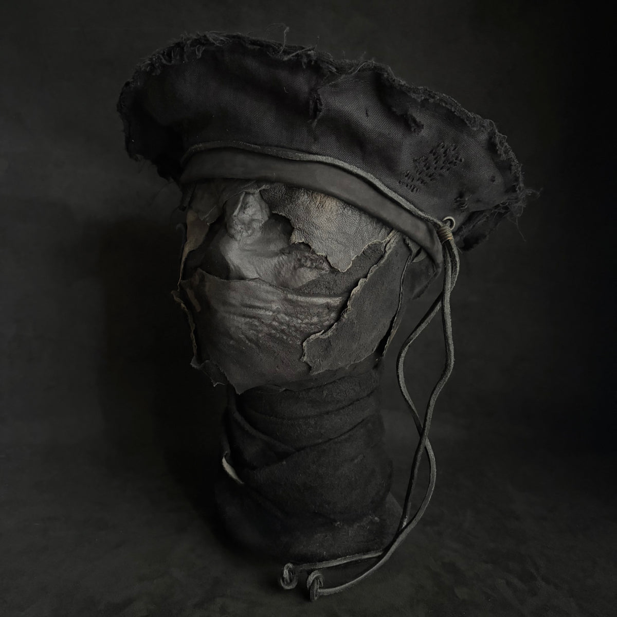 Back side black linen leather strap chain beret