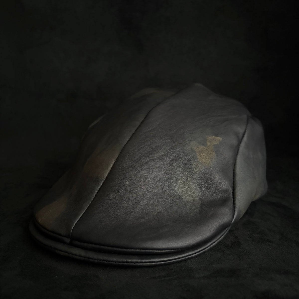 Blurry discoloration, soft leather hunting.