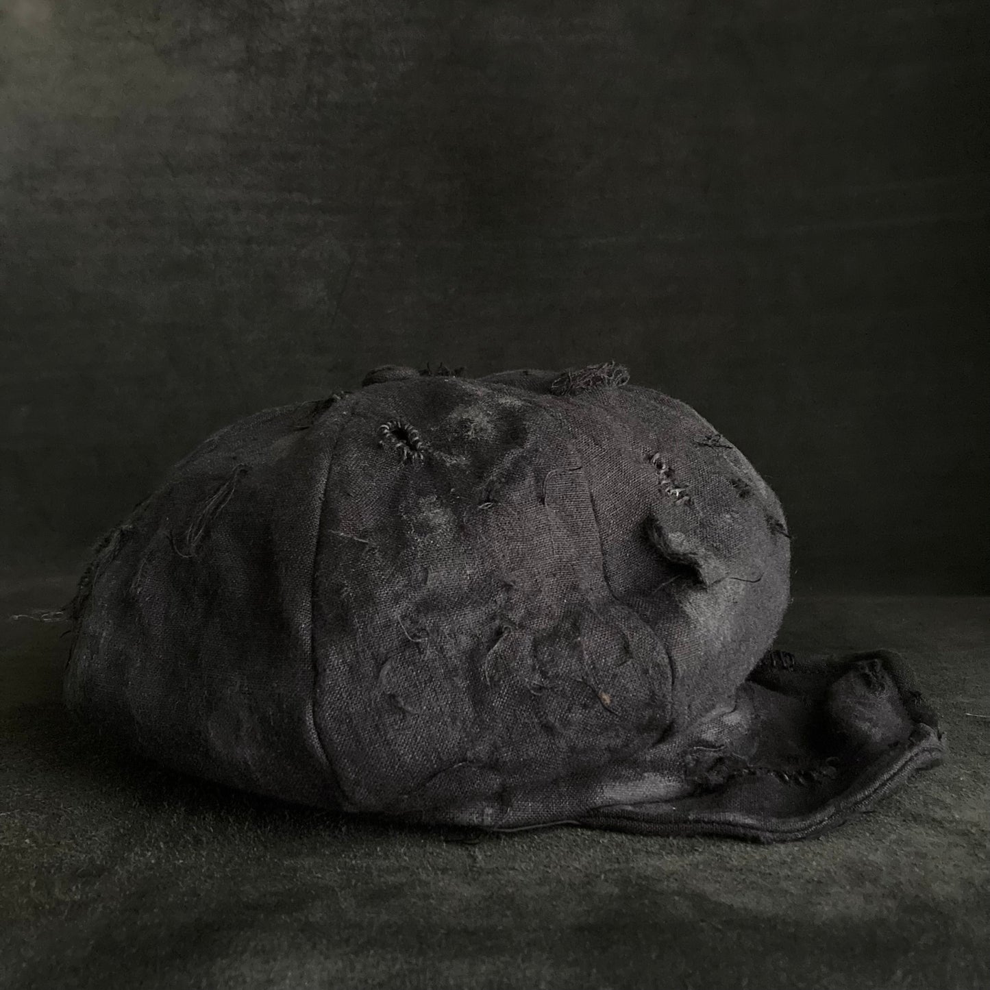 Black linen damage  casquette