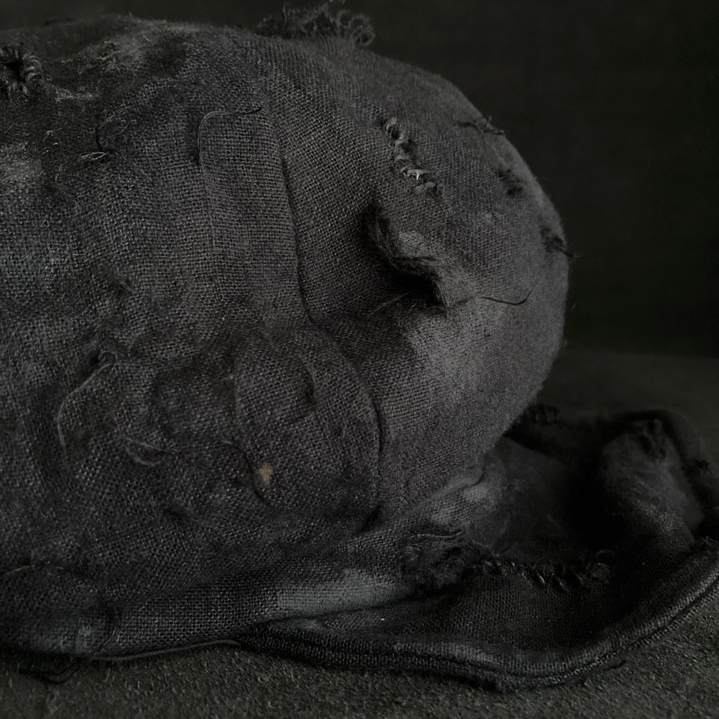 Black linen damage  casquette