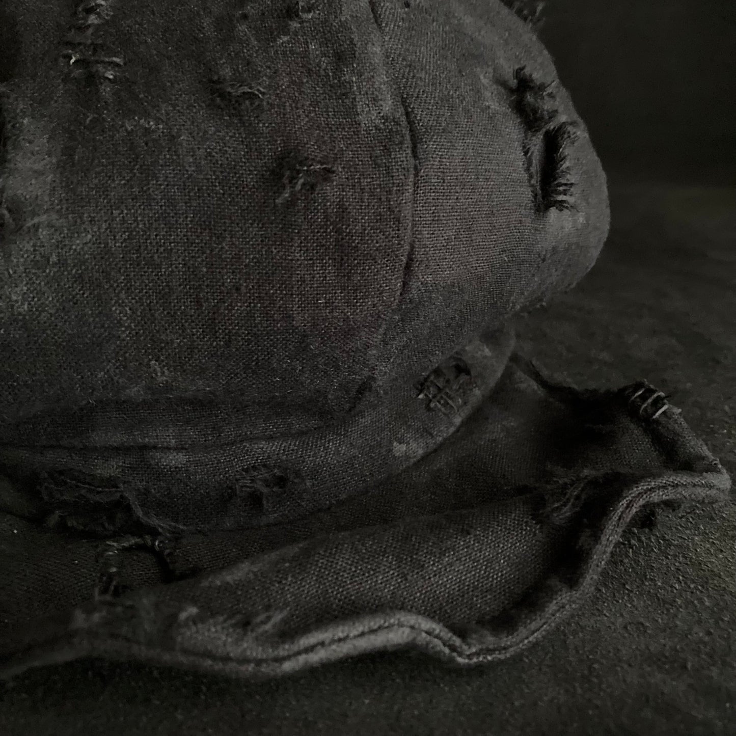 Black linen damage  casquette
