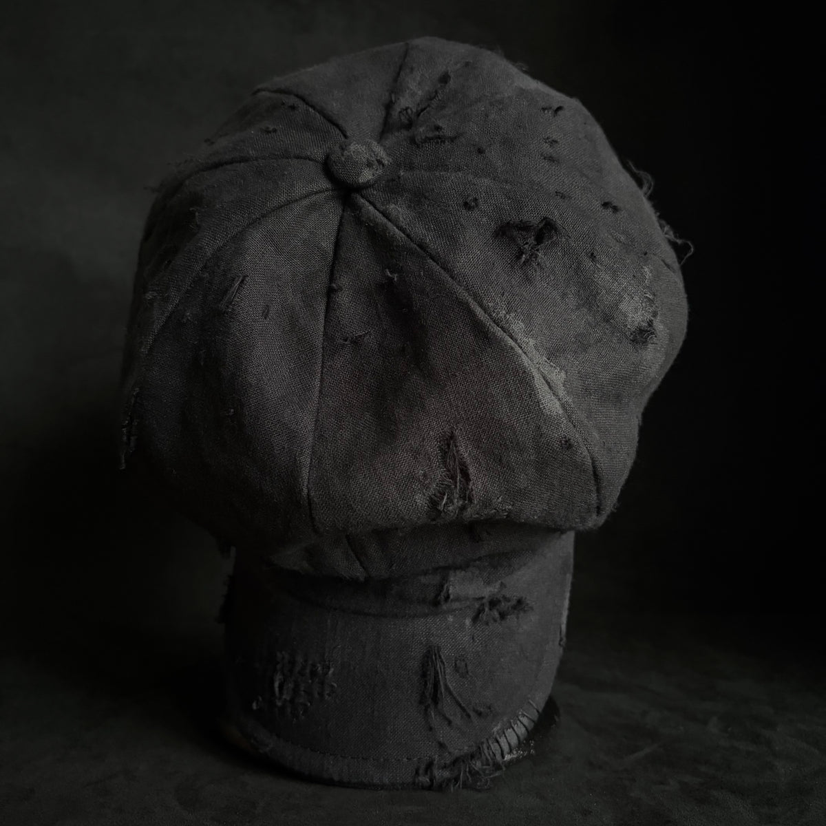 Black linen damage casquette (brim core)